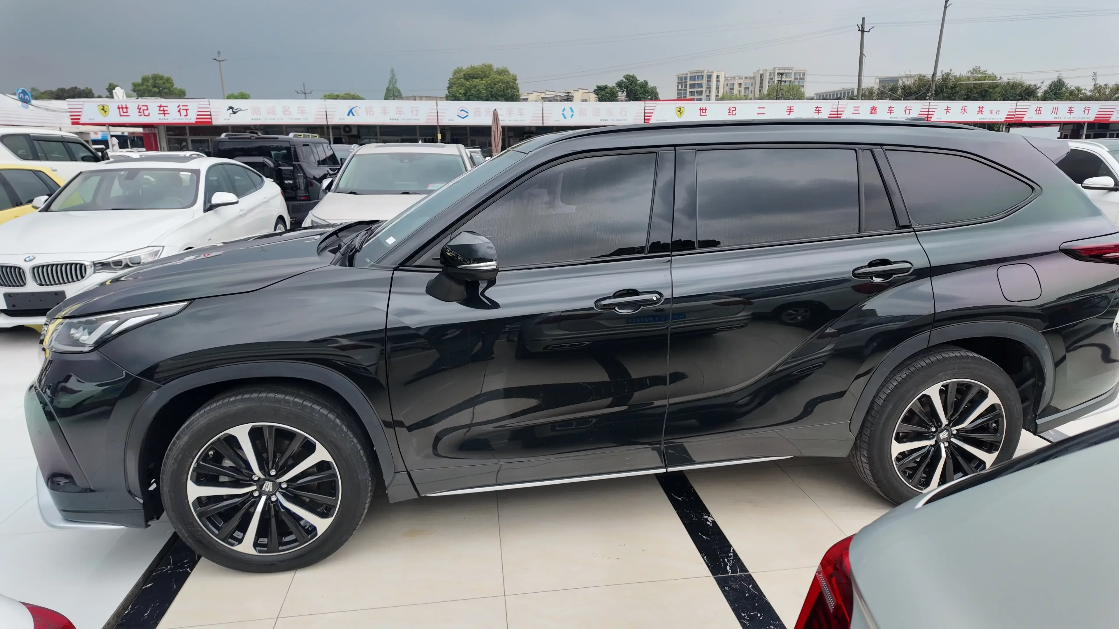 Toyota Crown Kluger
