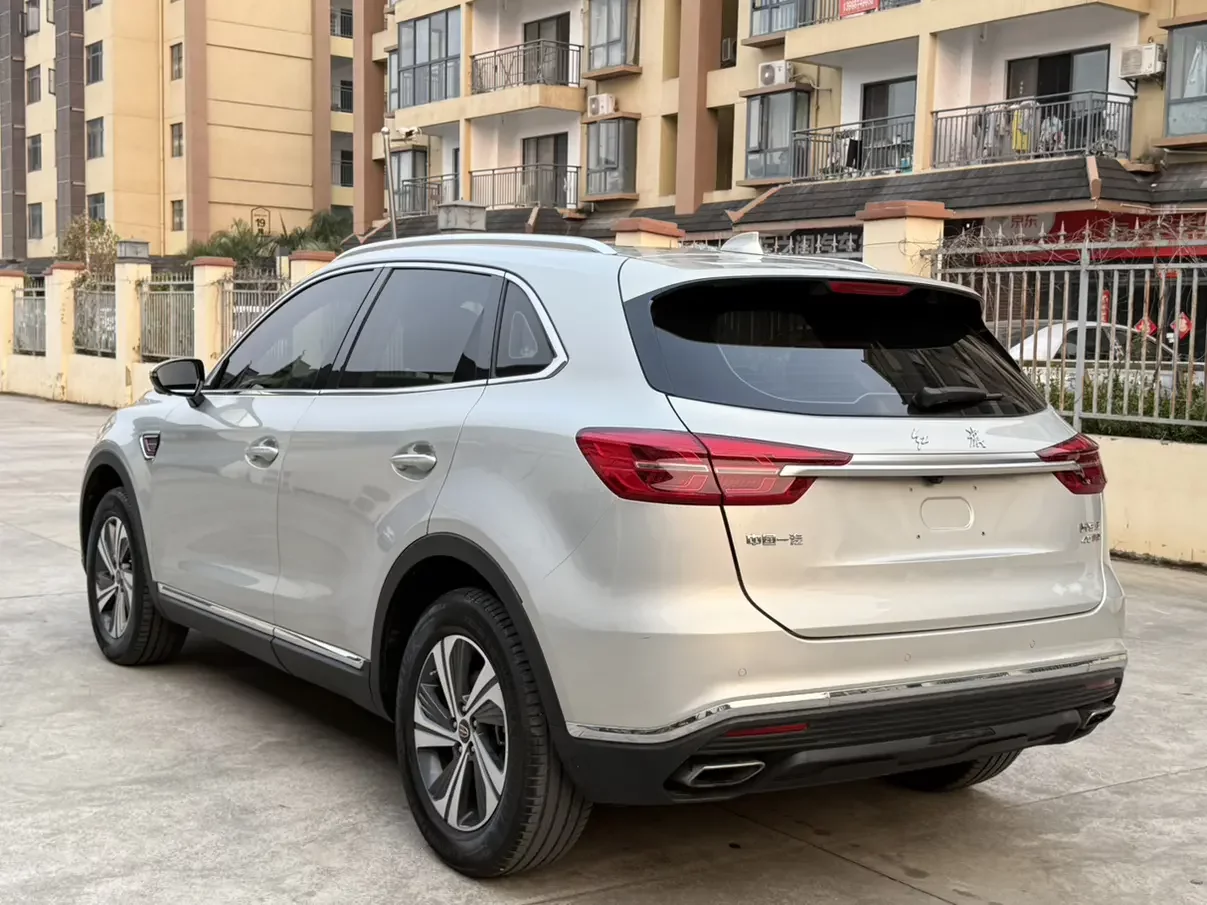 Hongqi HS5