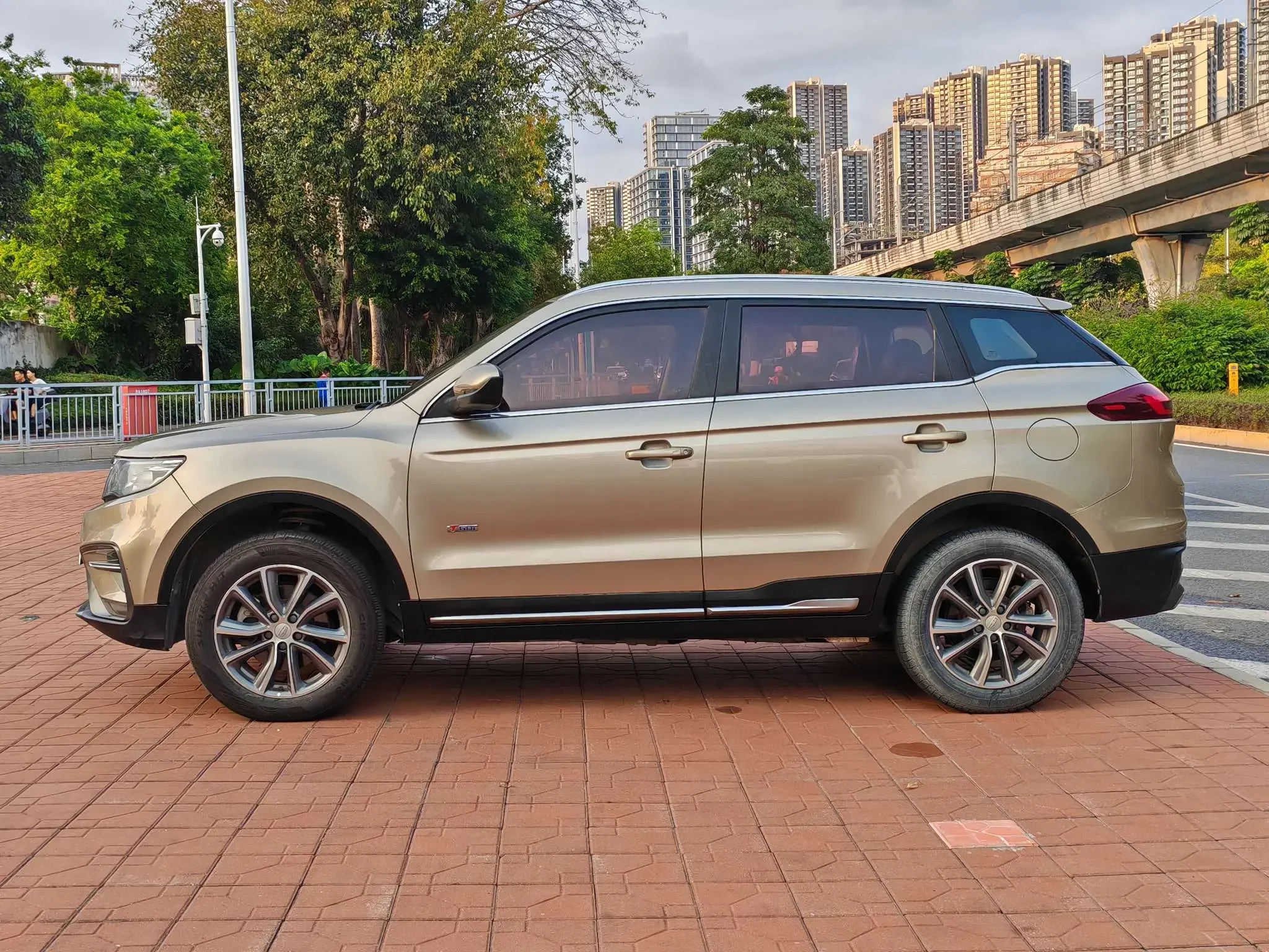 Geely Atlas