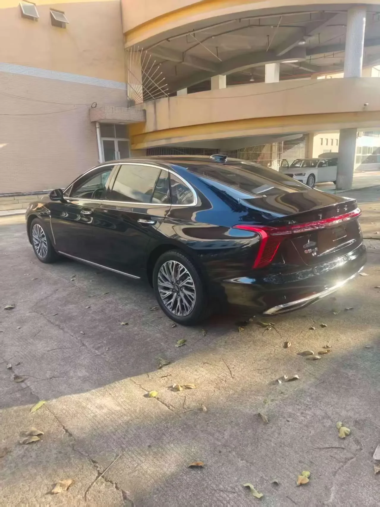 Hongqi H5