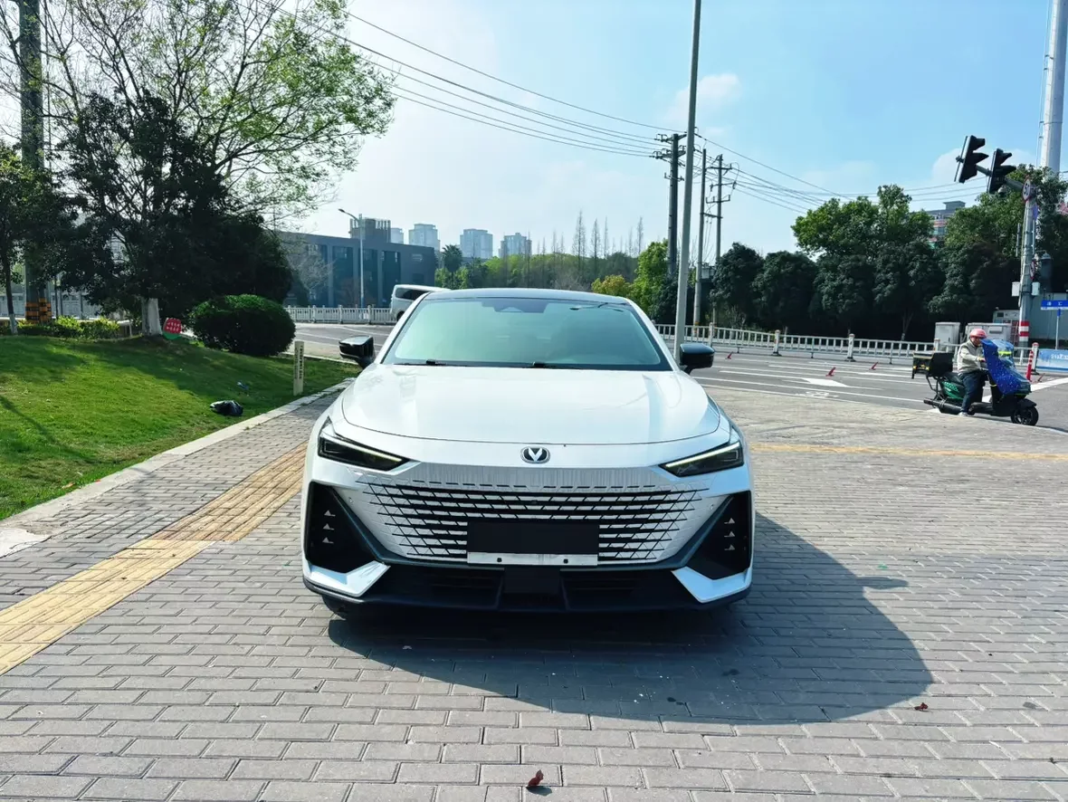 Changan UNI-V