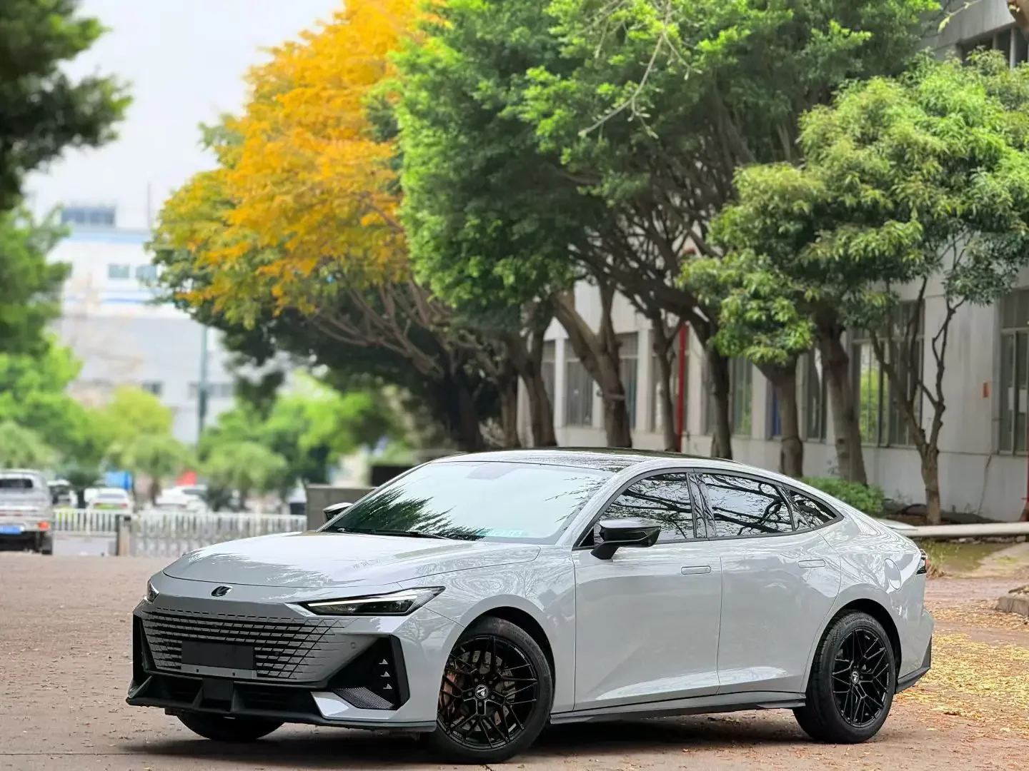 Changan UNI-V  из Китая