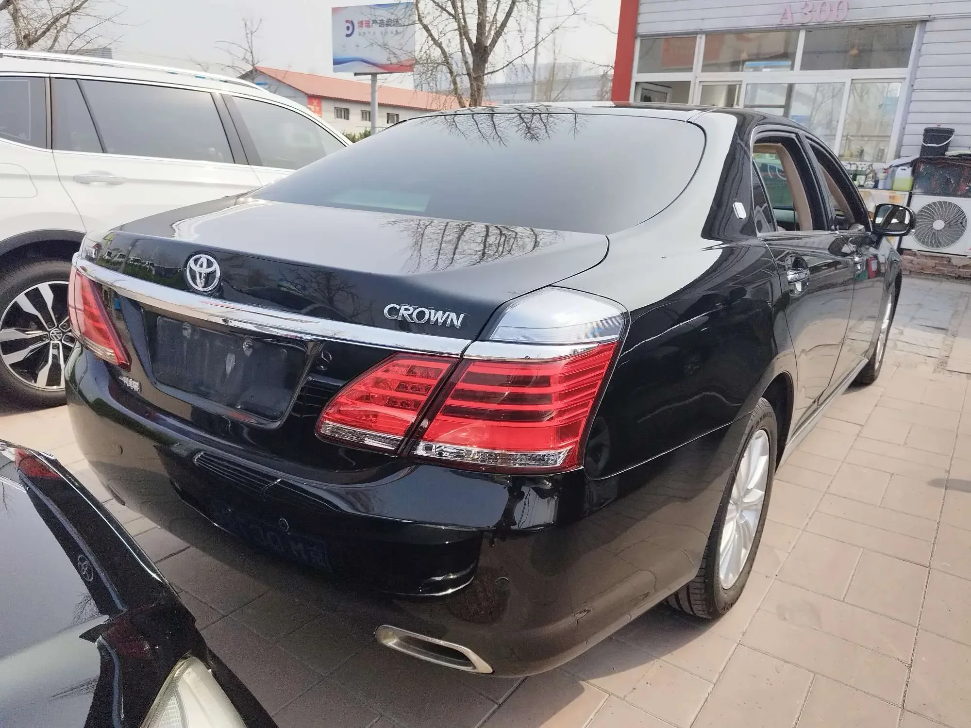 Toyota crown