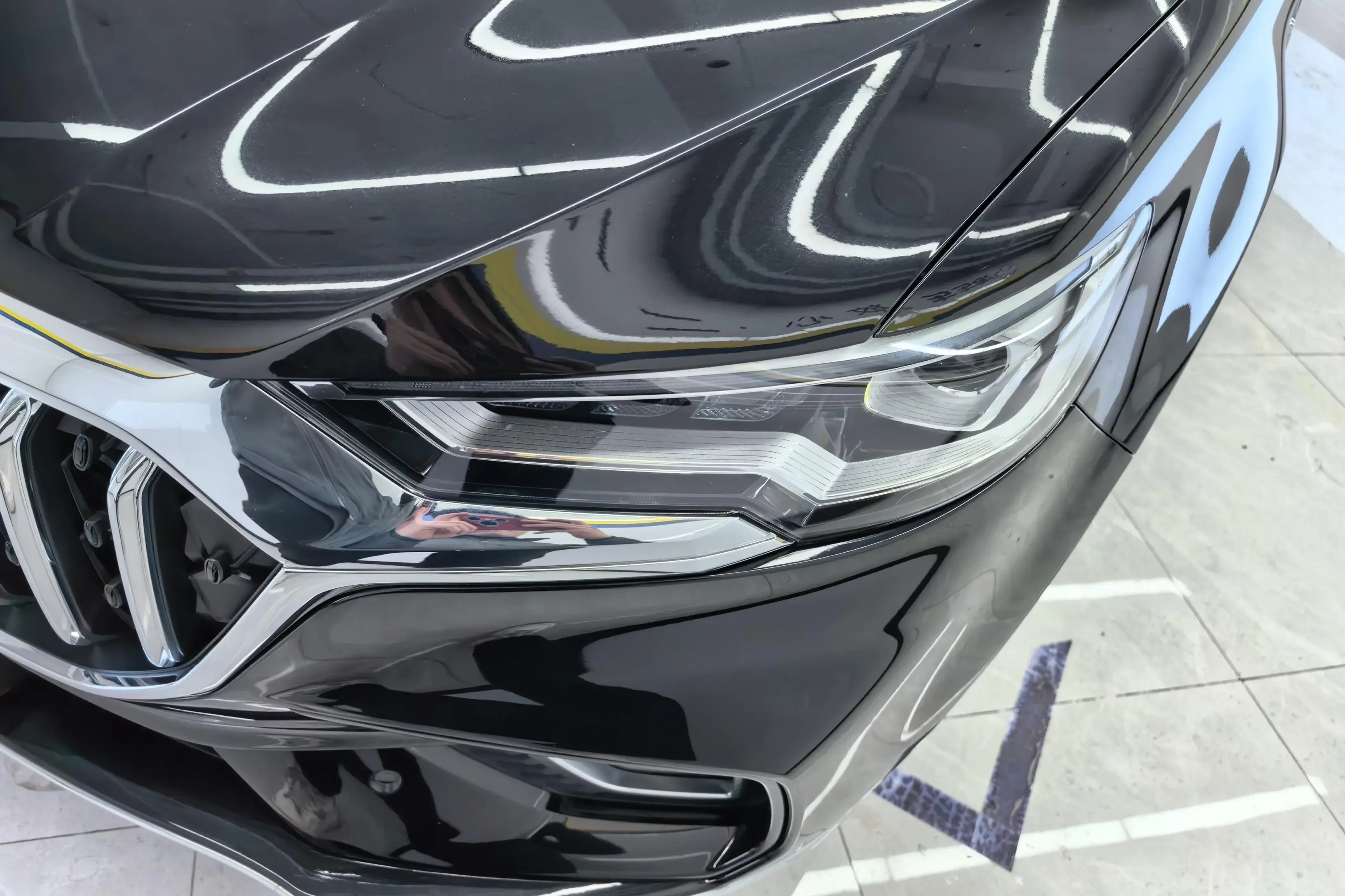 Hongqi HS5