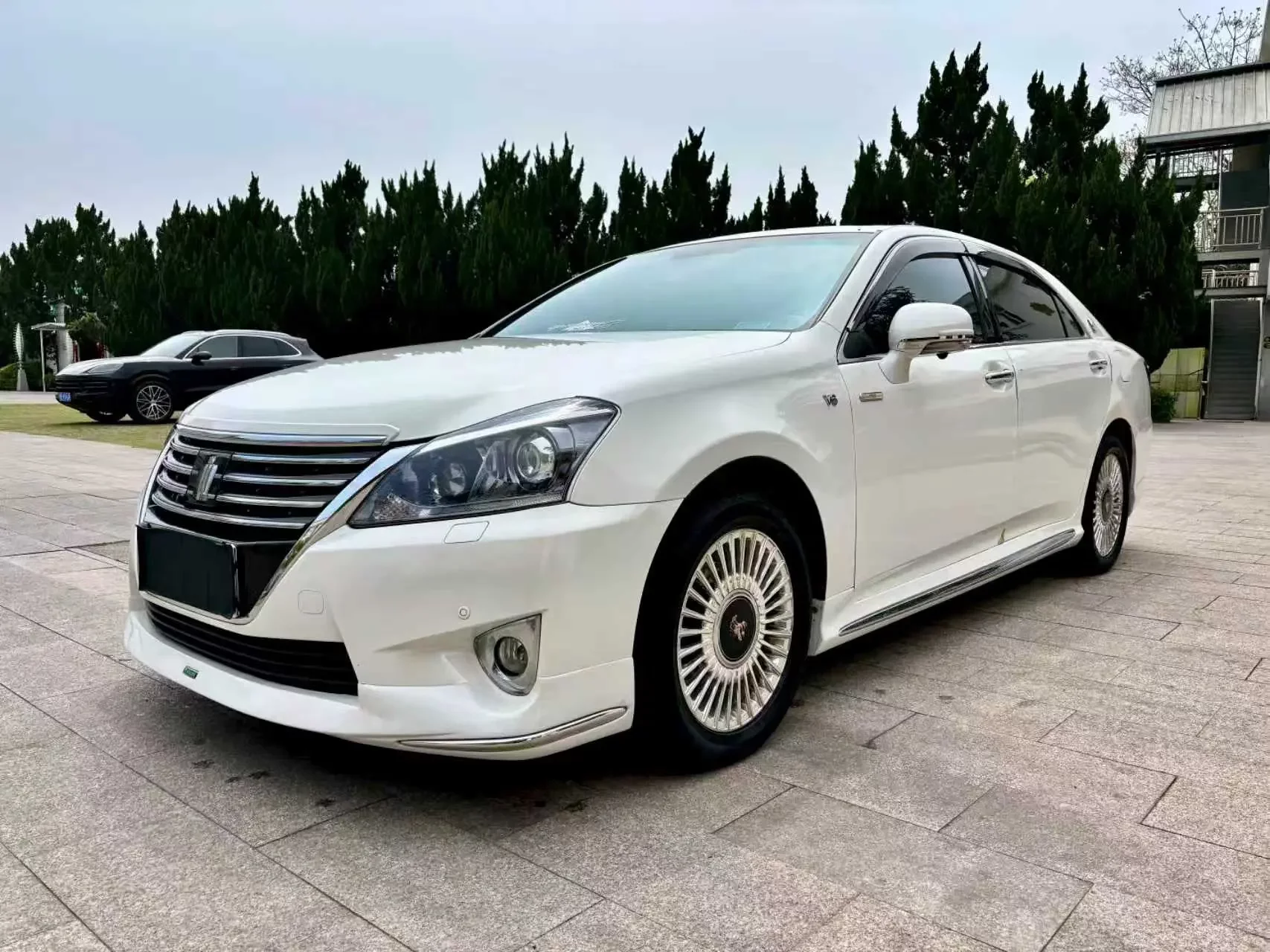 Toyota crown