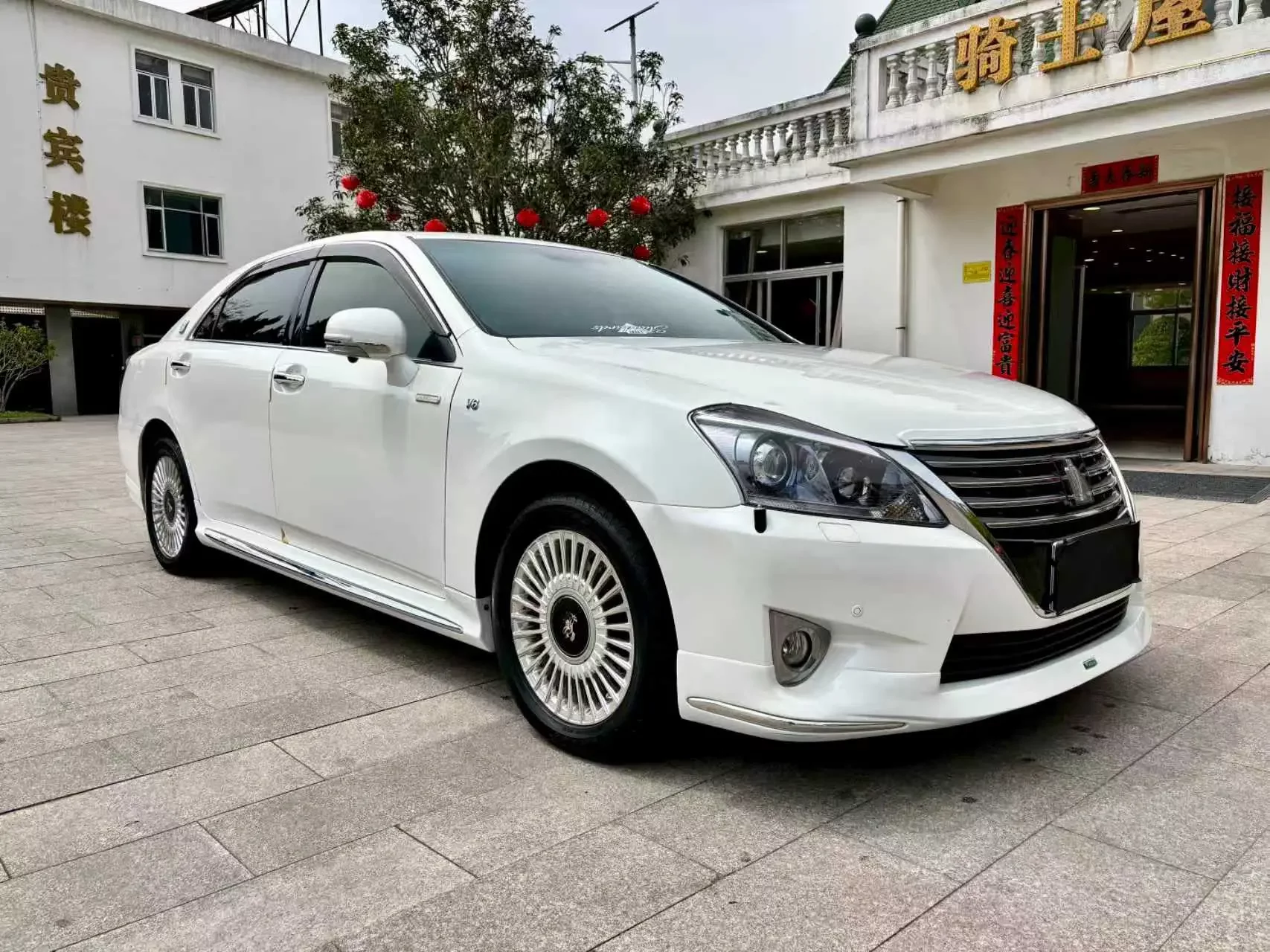 Toyota crown