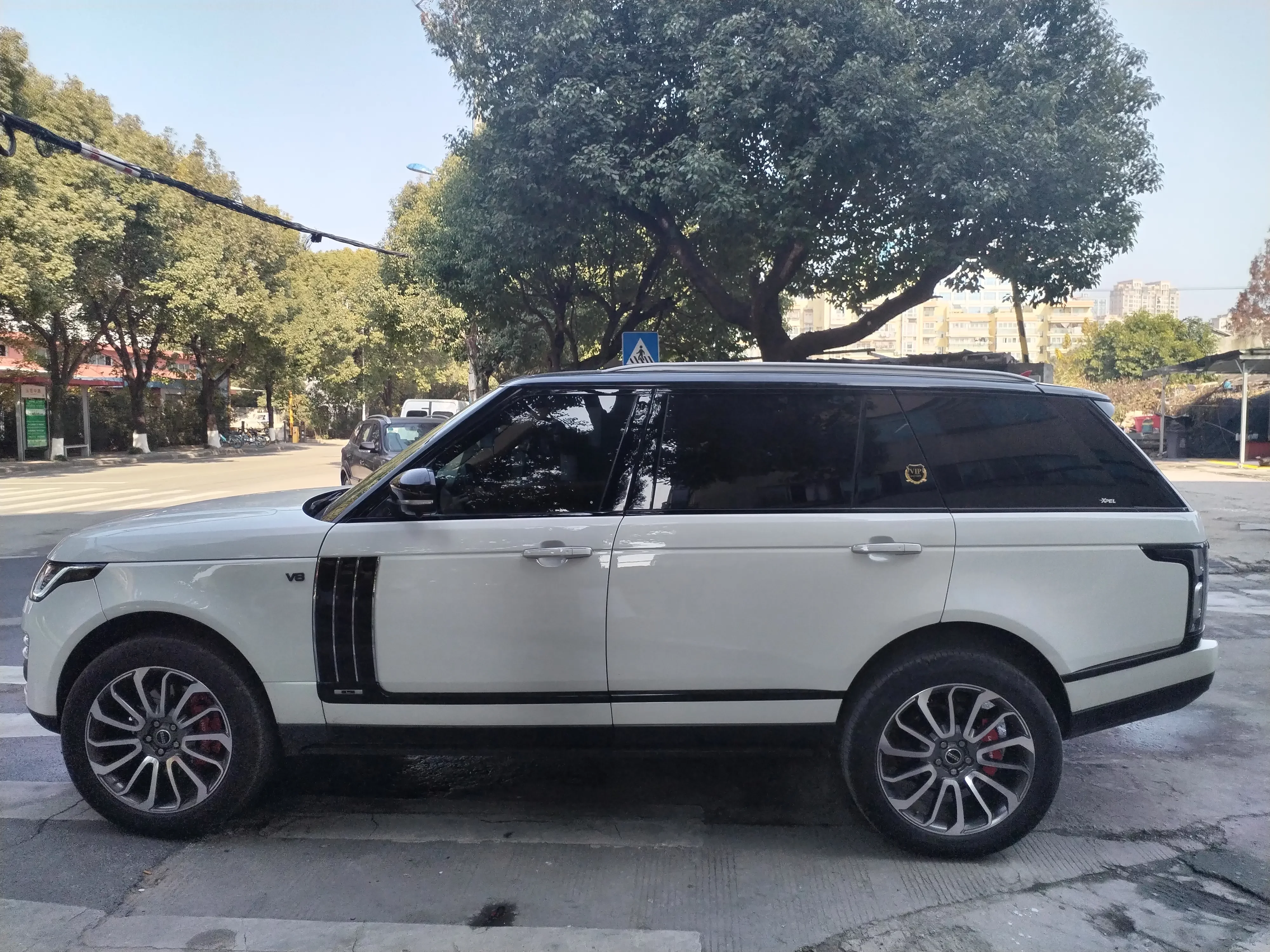 Land Rover range rover