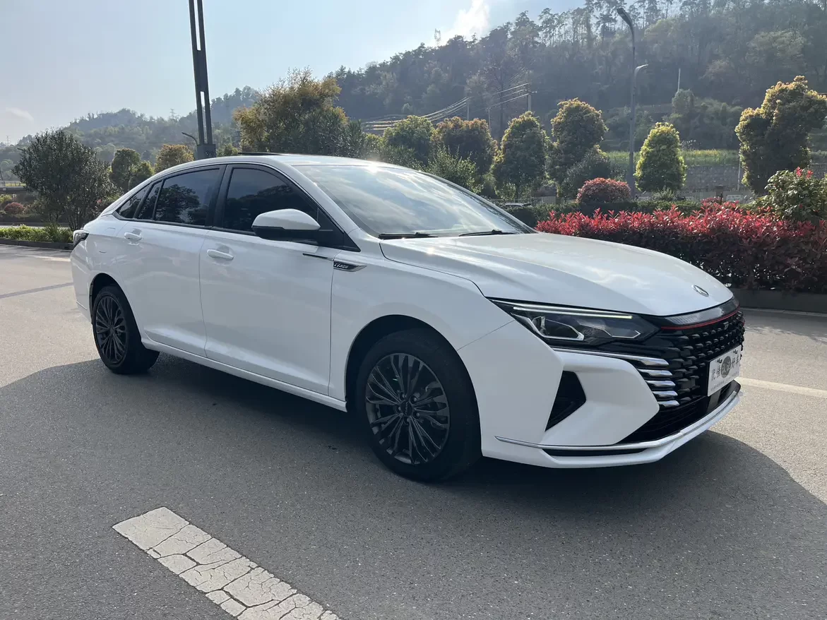 Dongfeng Yixuan MAX