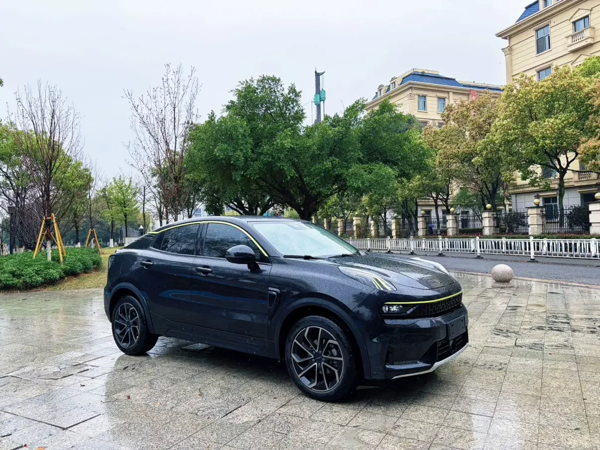 Lynk & Co 05