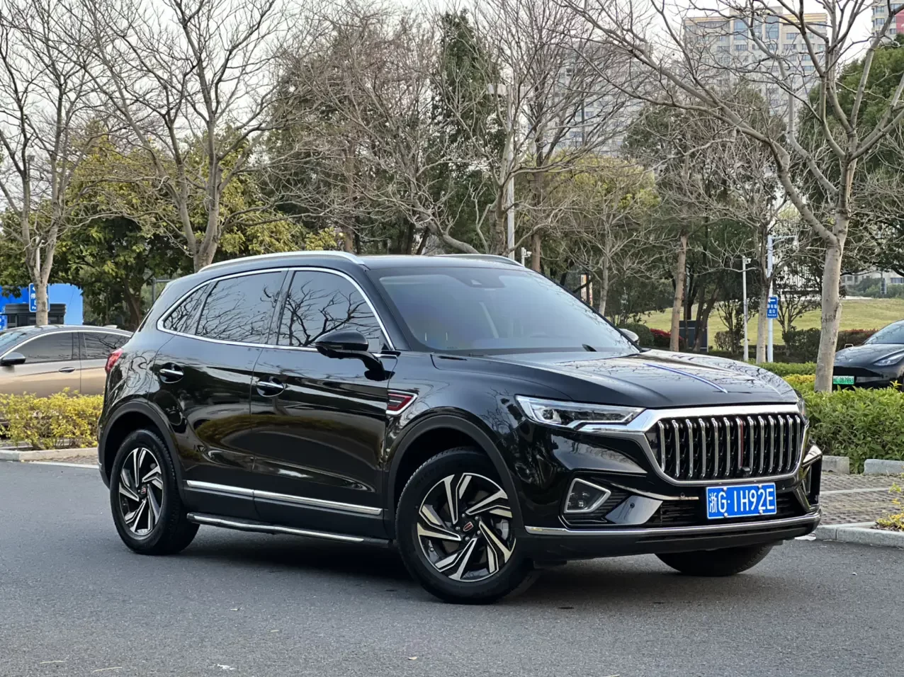 Hongqi HS5
