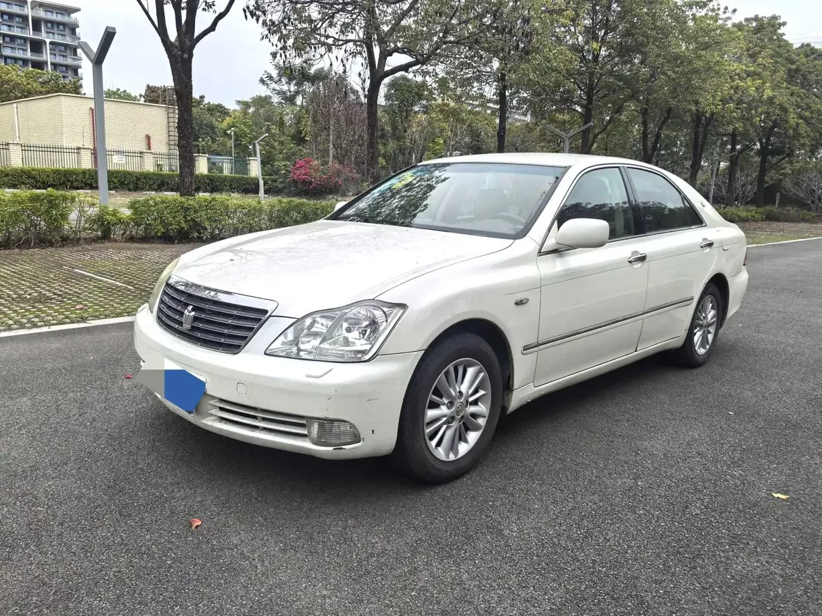 Toyota crown