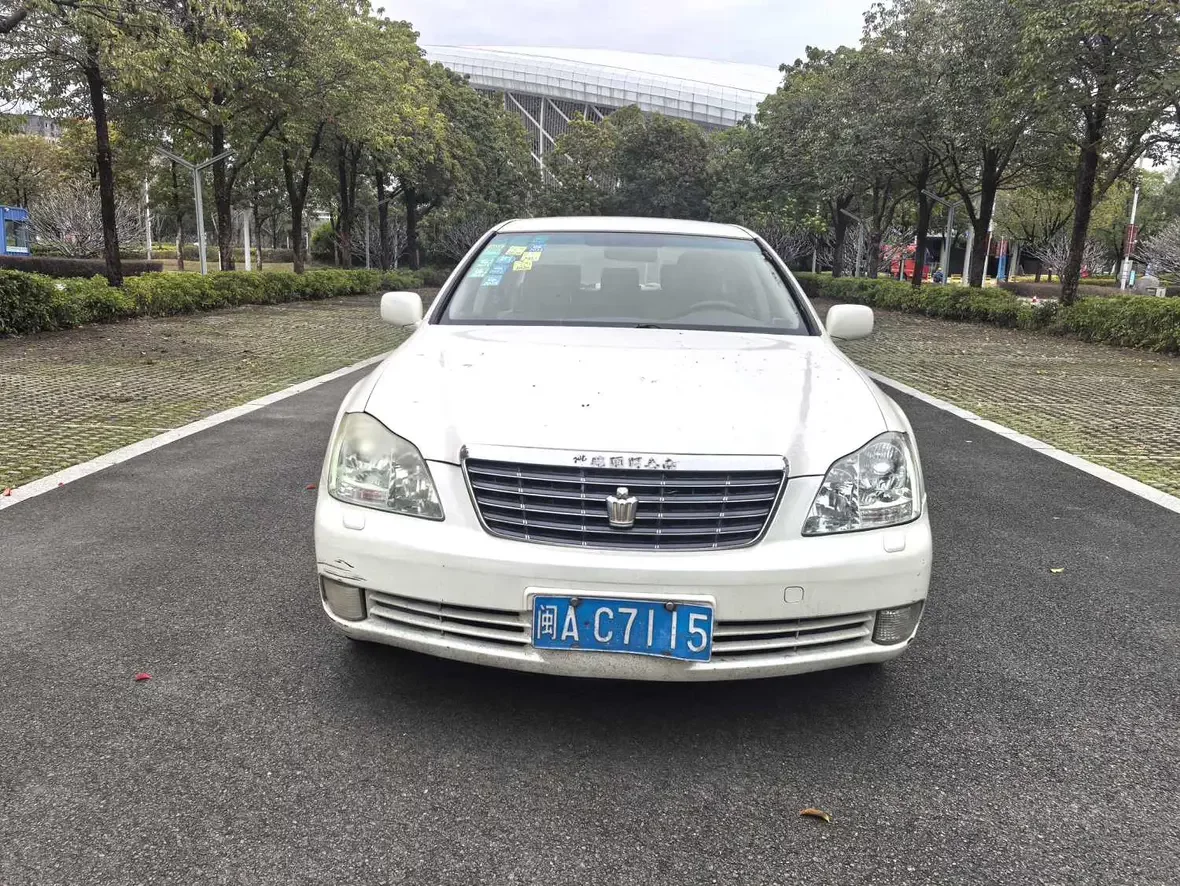 Toyota crown