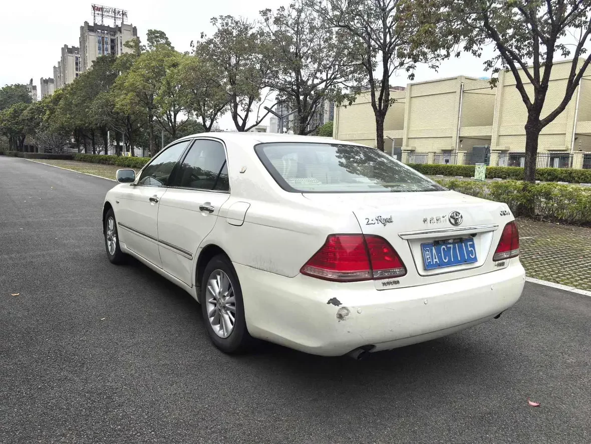 Toyota crown