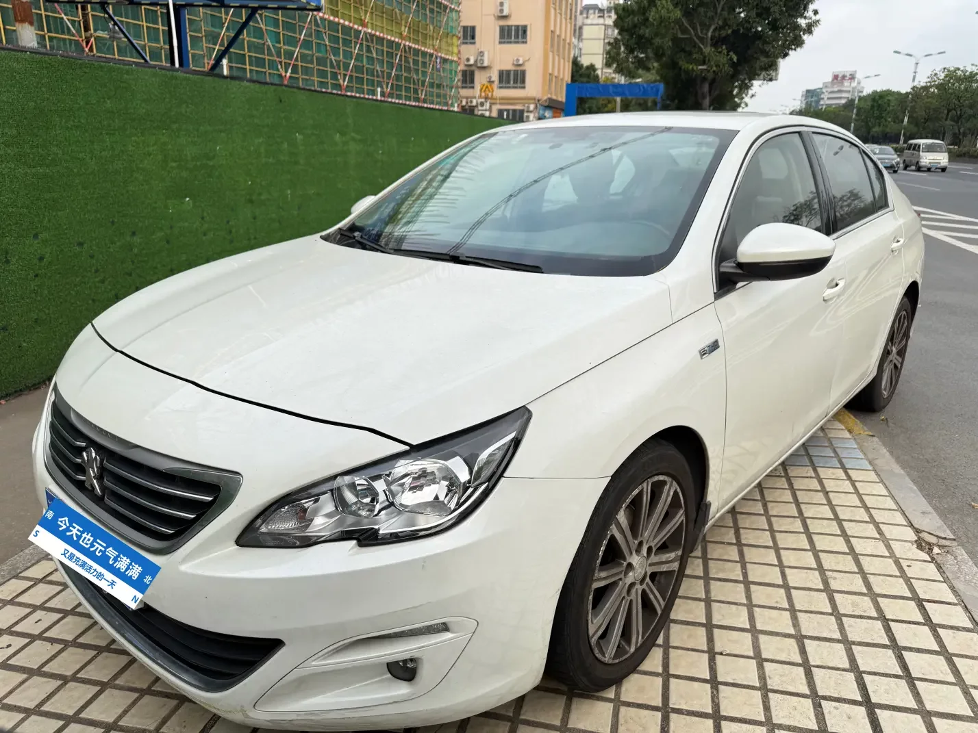 Peugeot 408