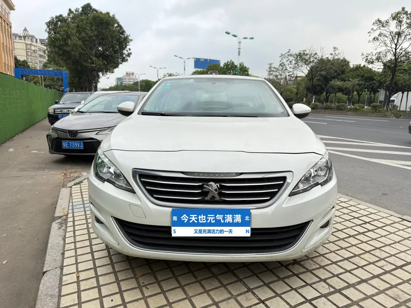 Peugeot 408