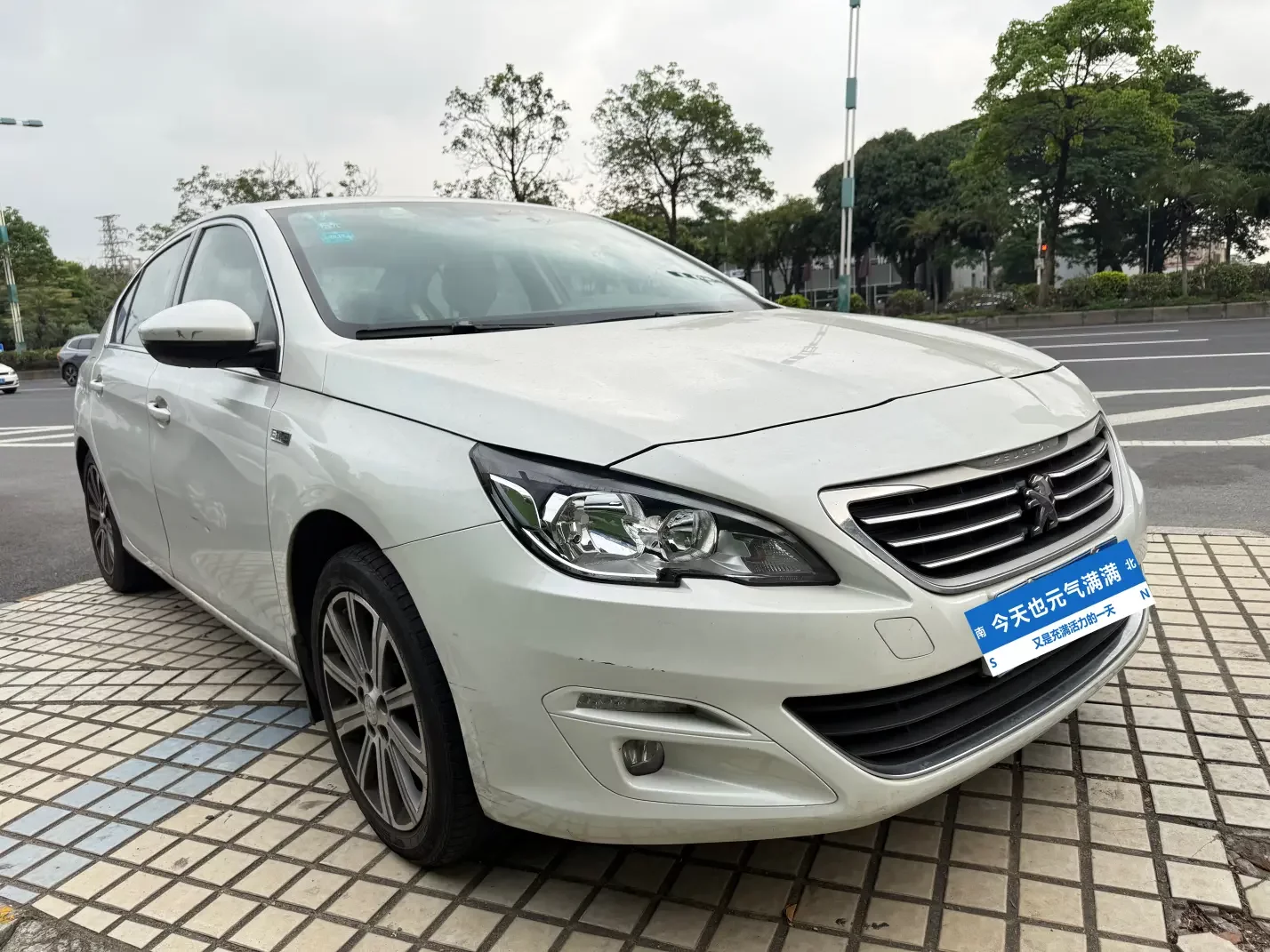 Peugeot 408