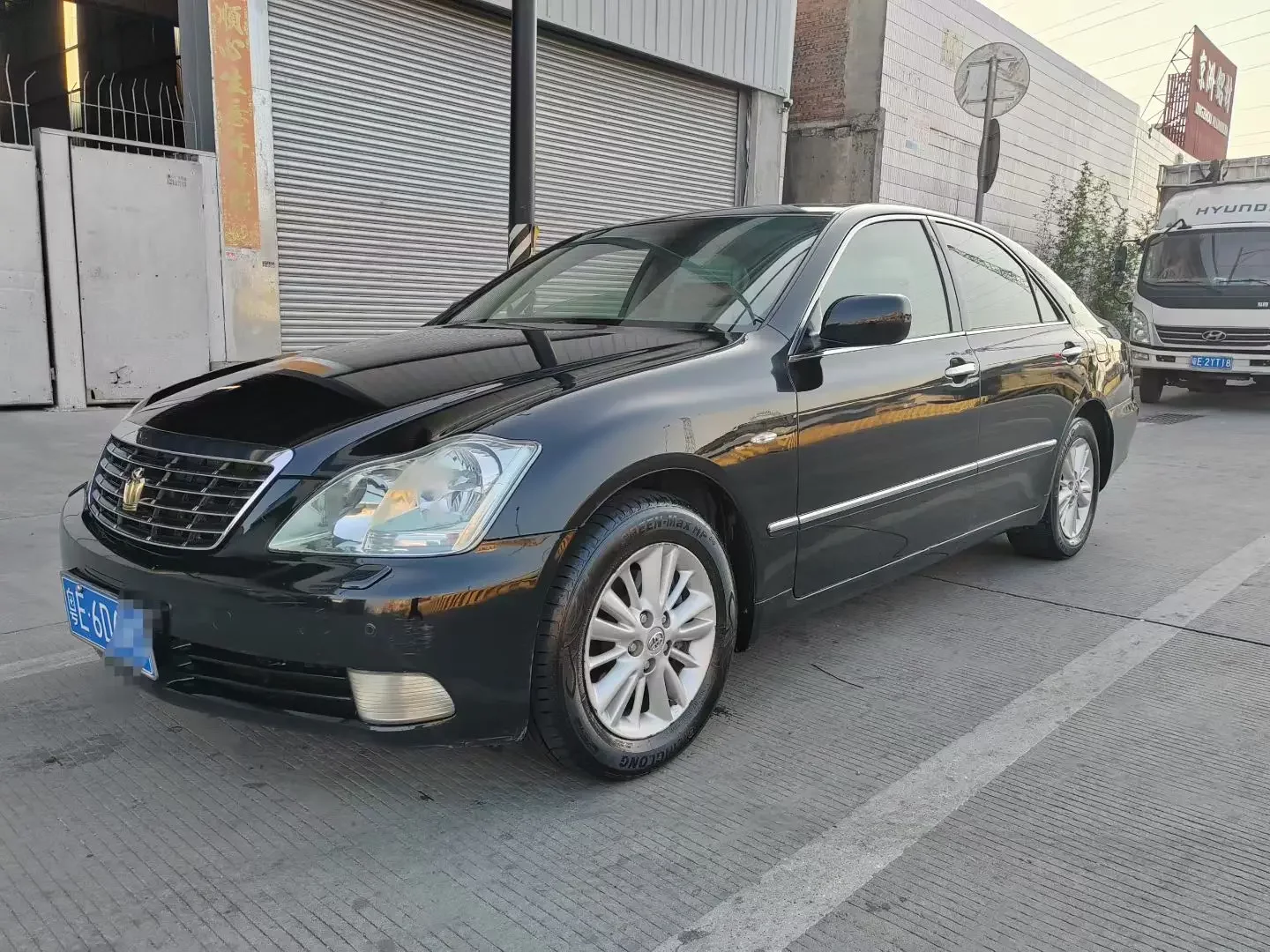 Toyota crown