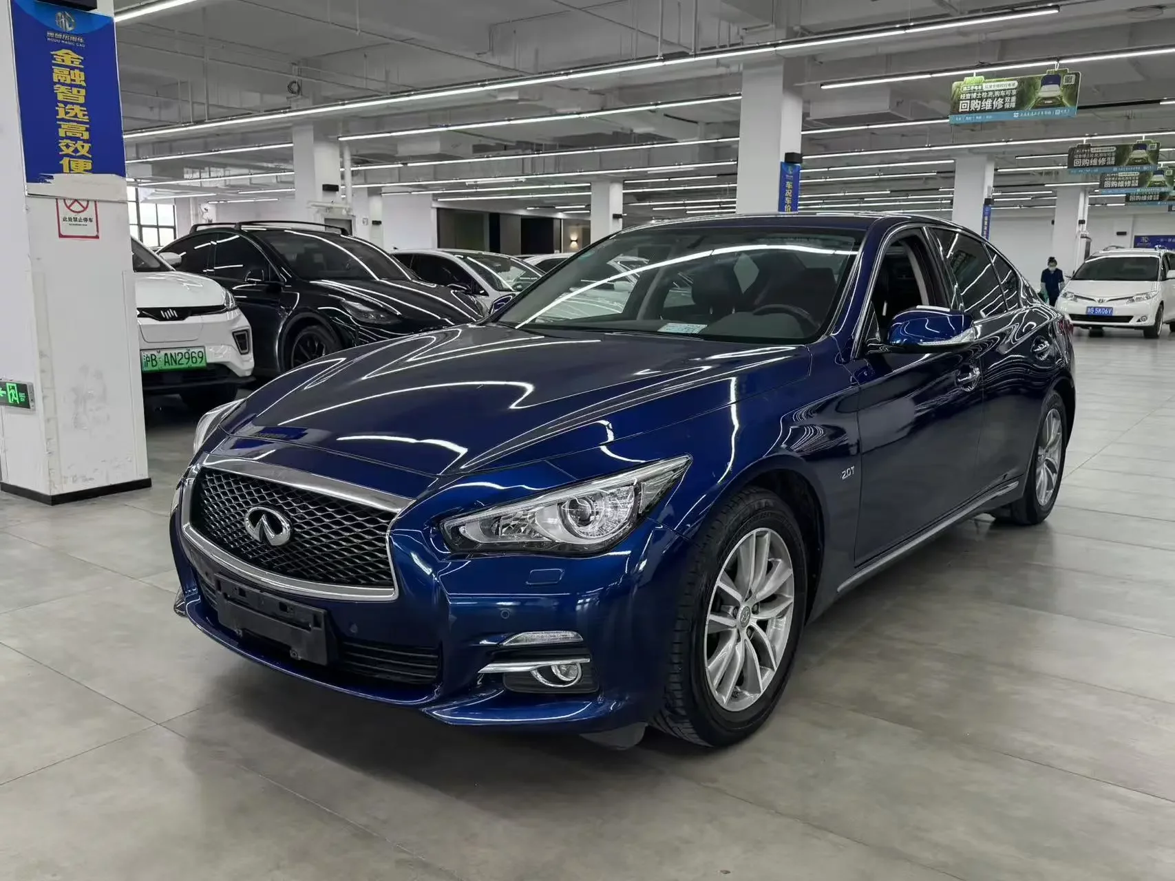 Infiniti Q50L