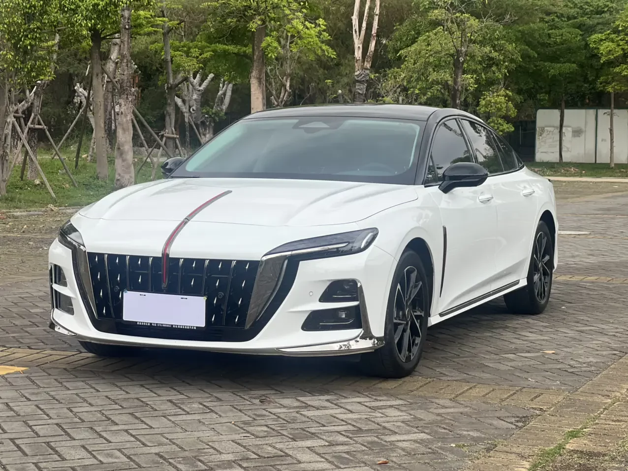 Hongqi H6