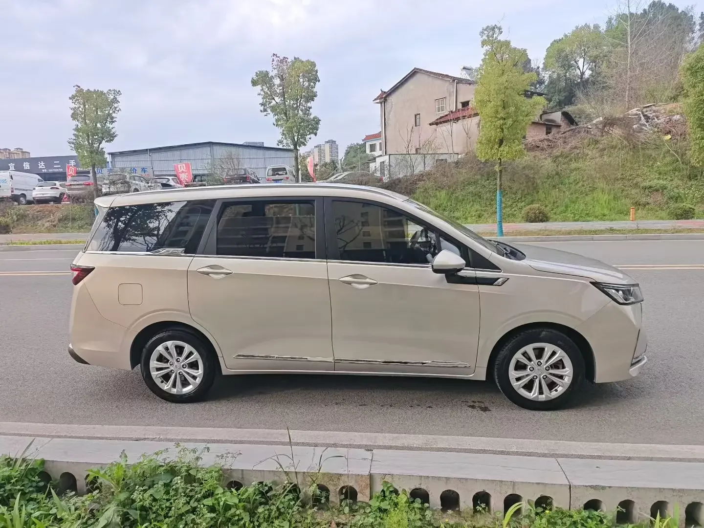 Wuling Jiachen