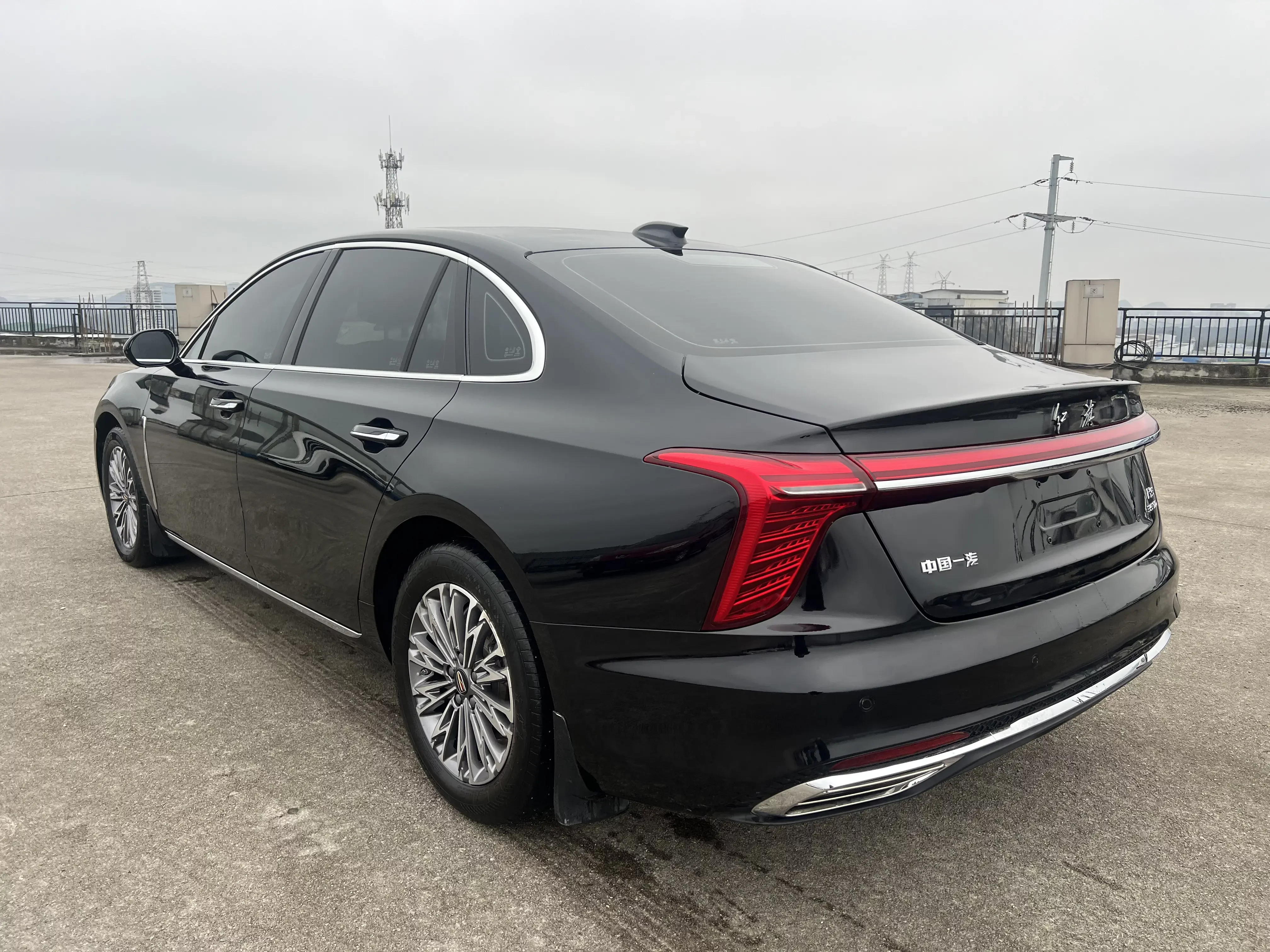 Hongqi H5