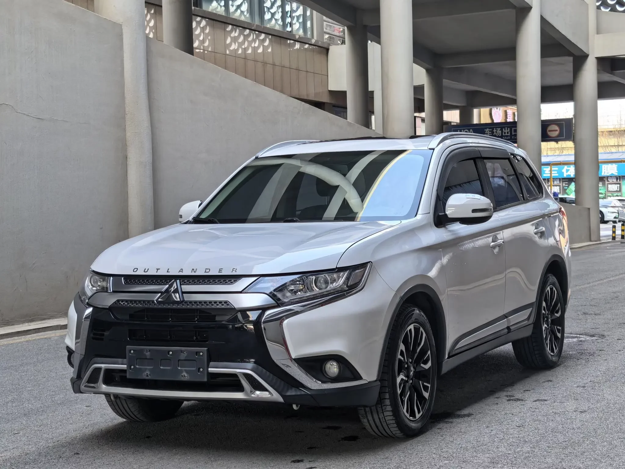 Mitsubishi Outlander  из Китая