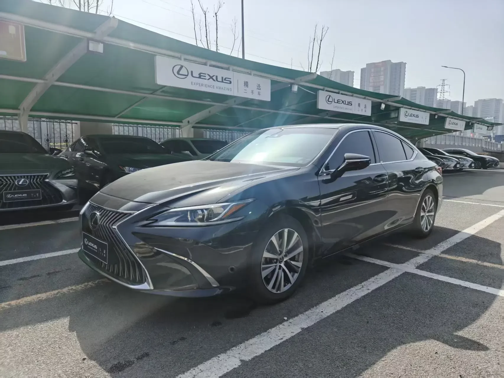 Lexus ES