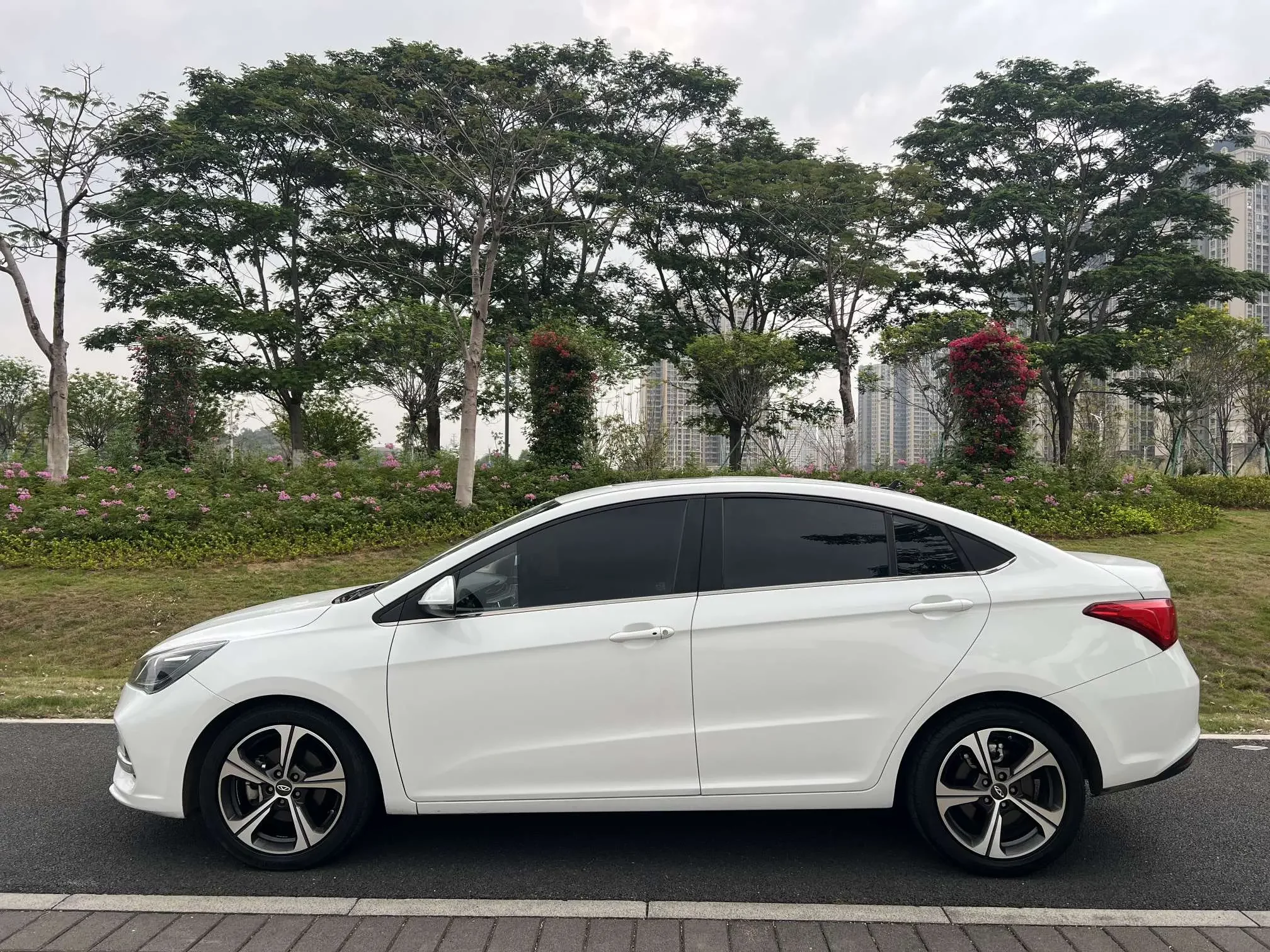 Chery Arrizo 5