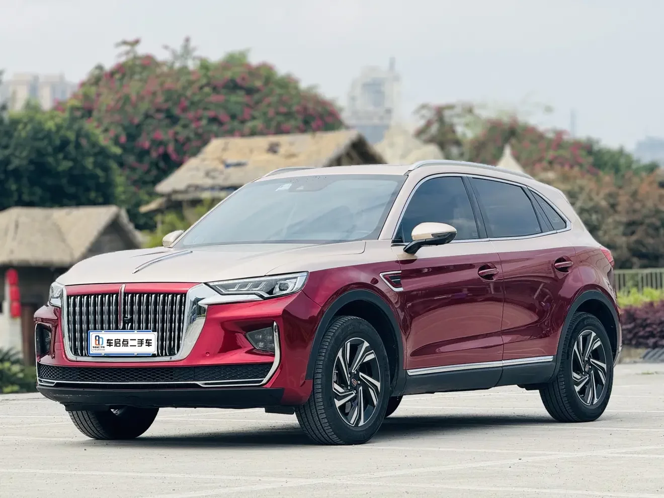 Hongqi HS5