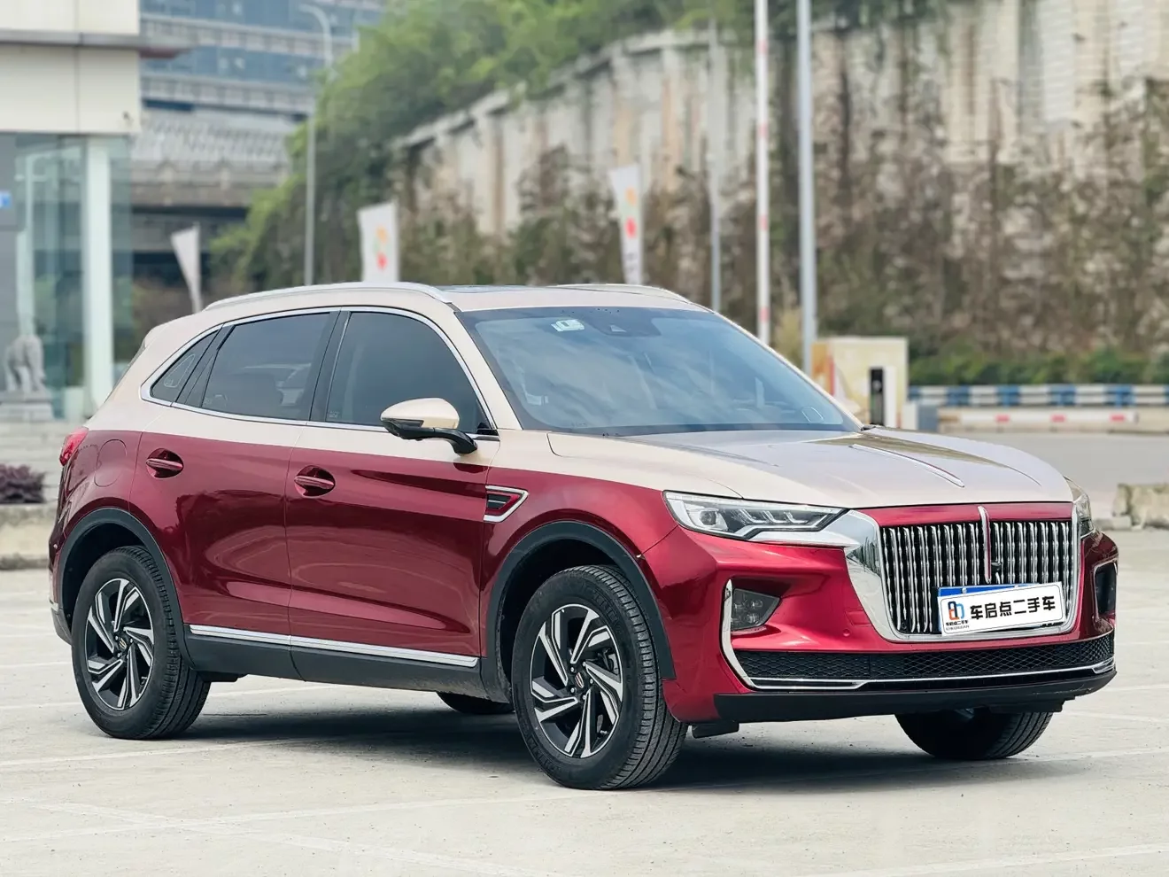 Hongqi HS5