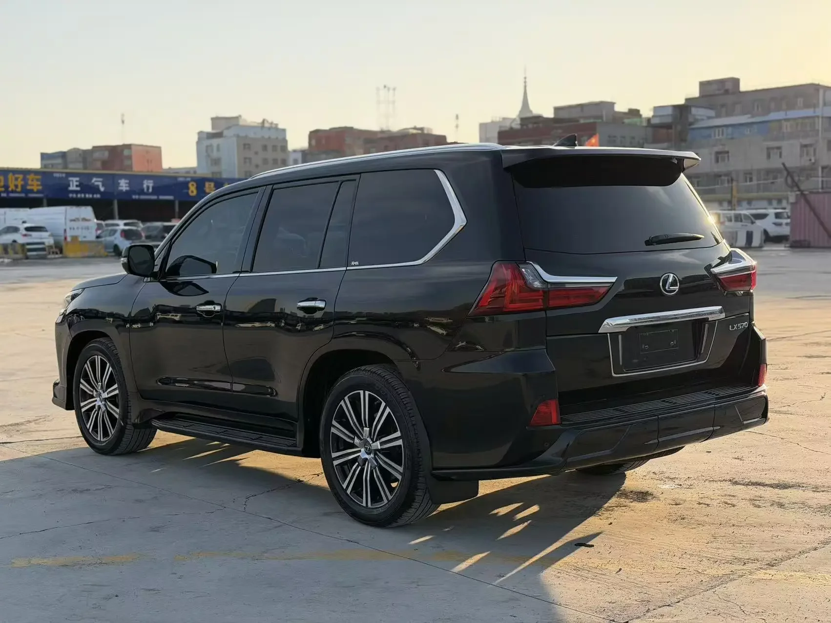 Lexus LX