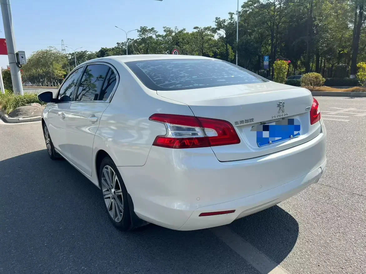Peugeot 408