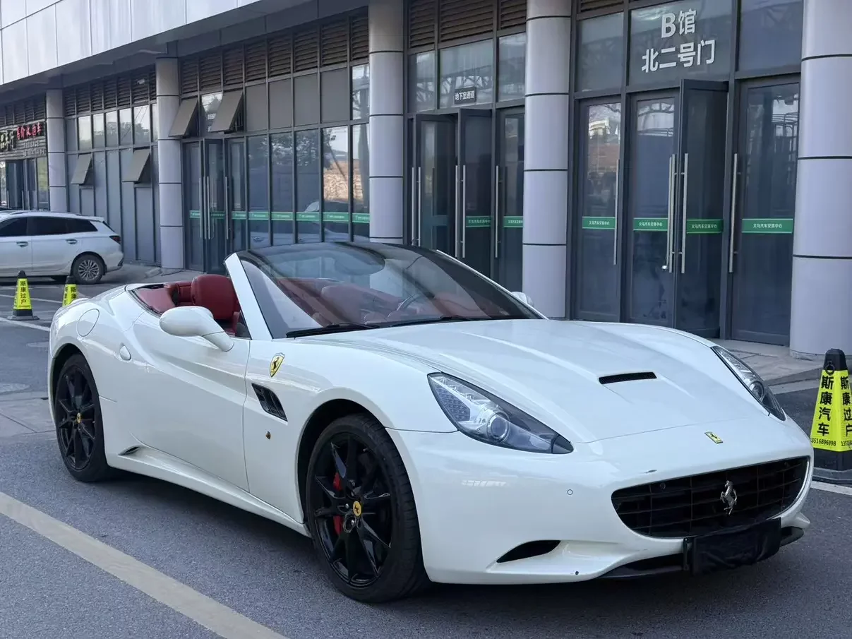 Ferrari California T