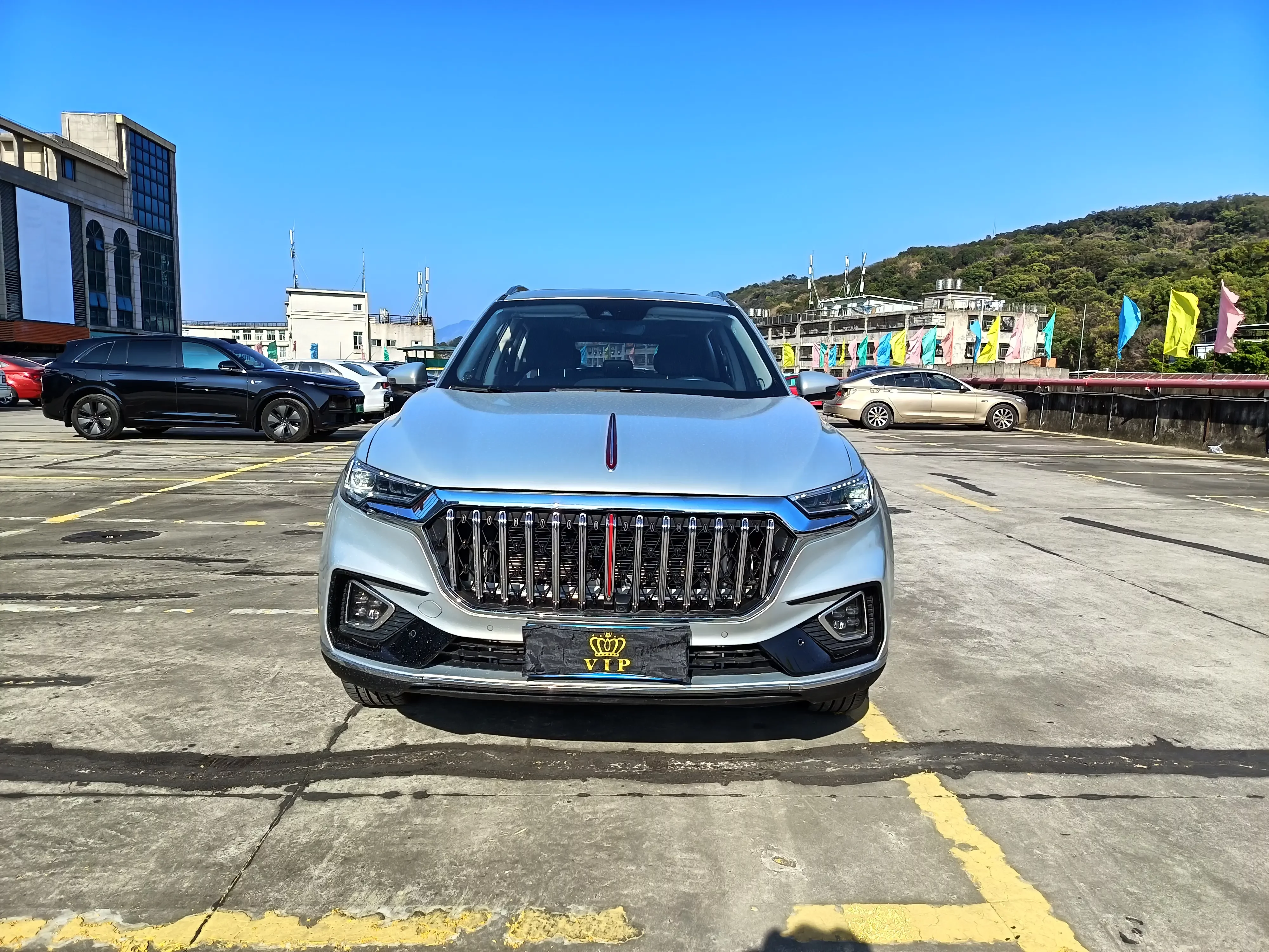 Hongqi HS5