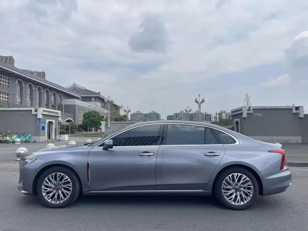 Hongqi H5