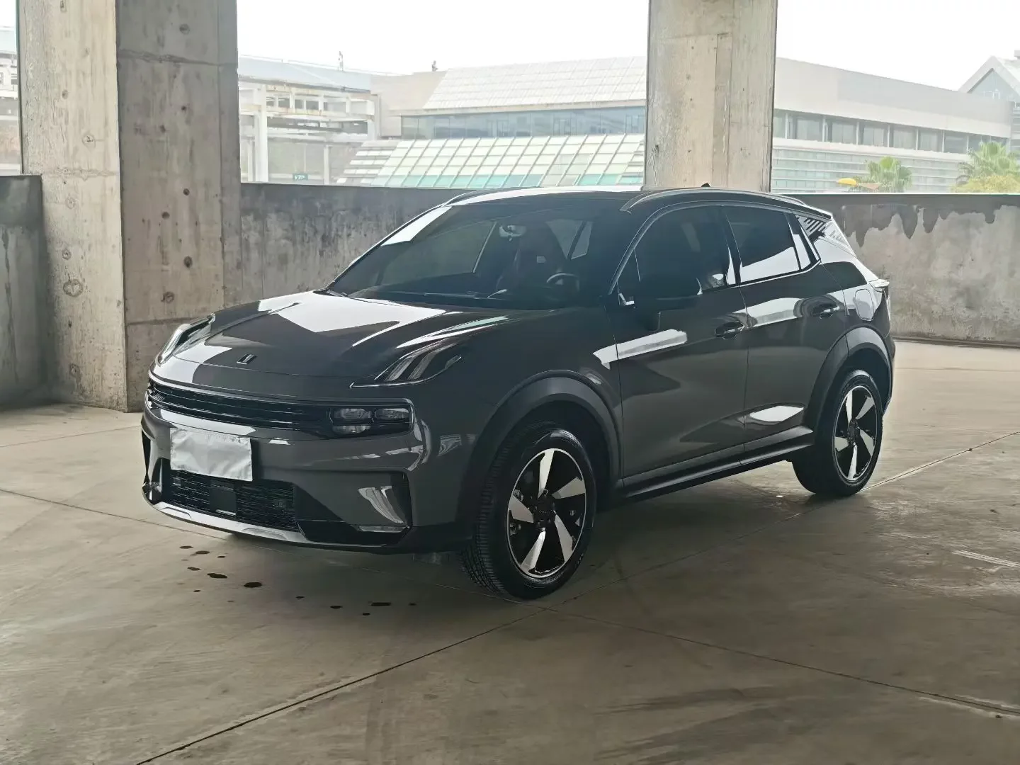 Lynk & Co 06
