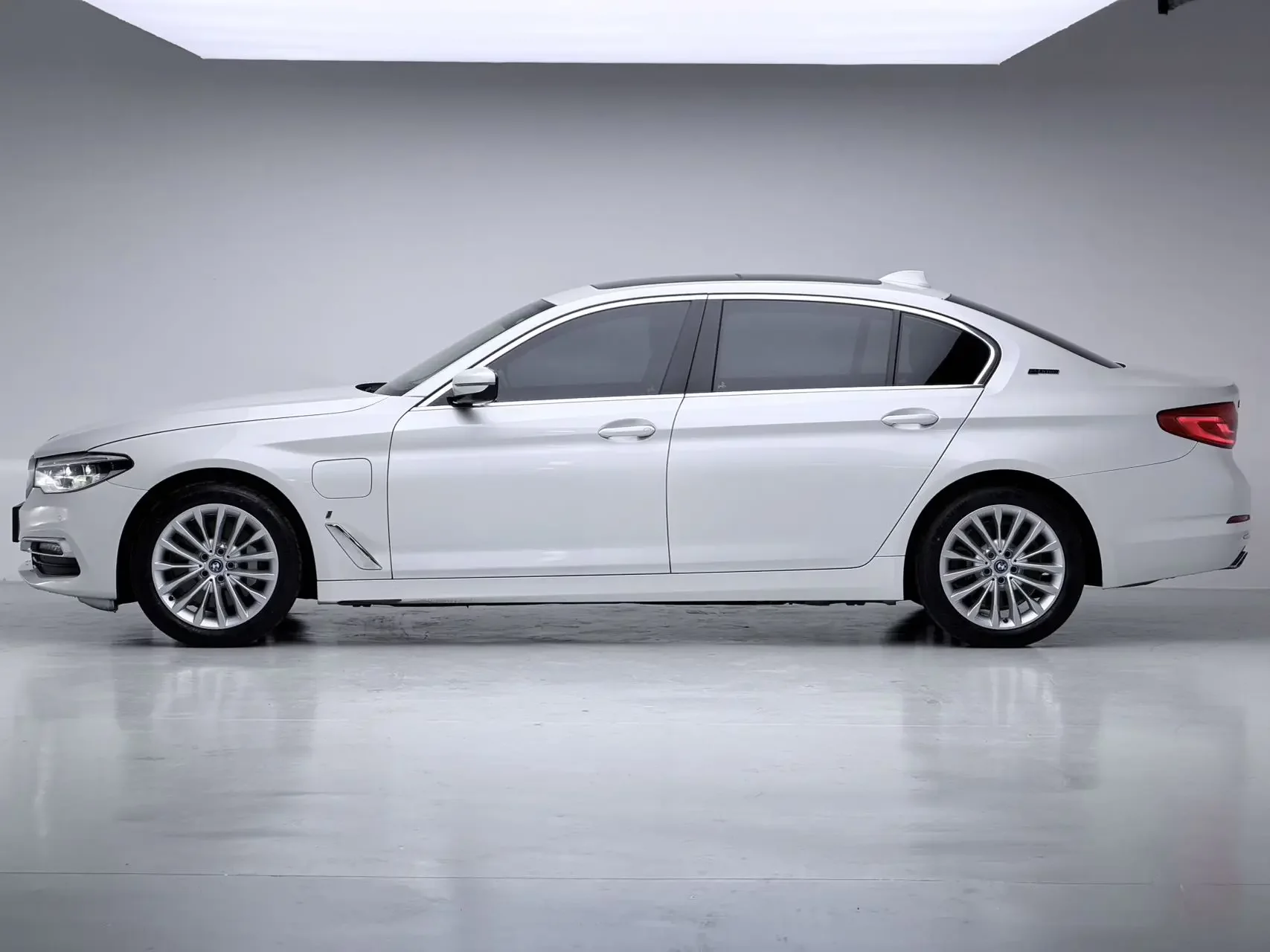 BMW 5 Series PHEV
