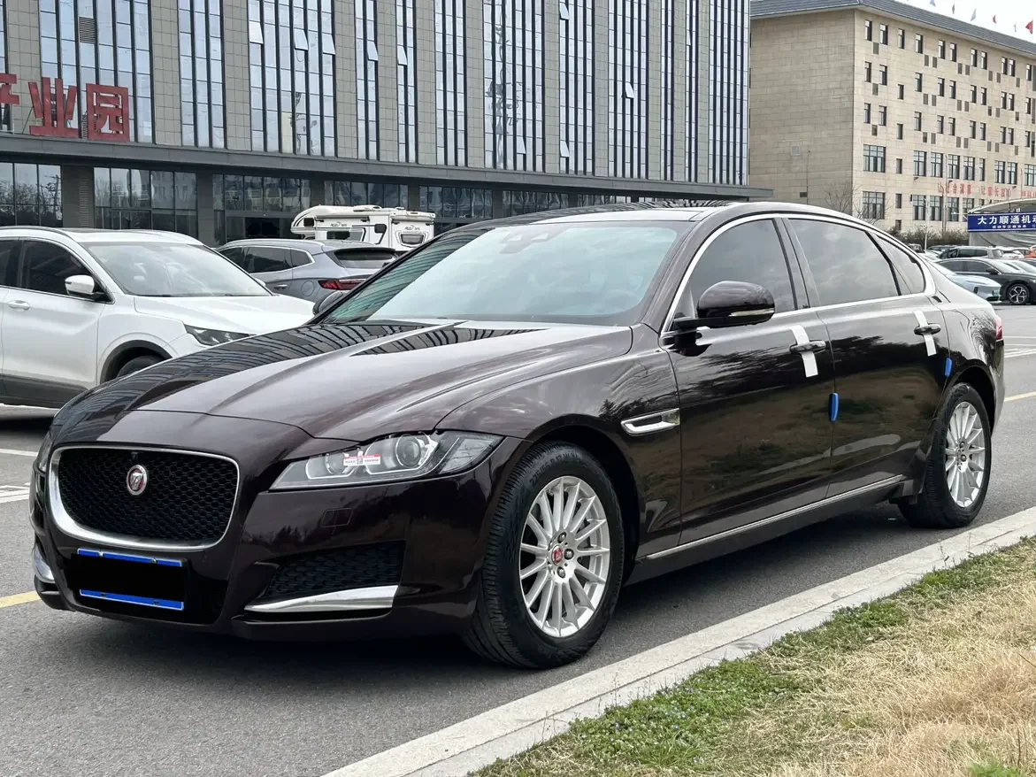 Jaguar XFL