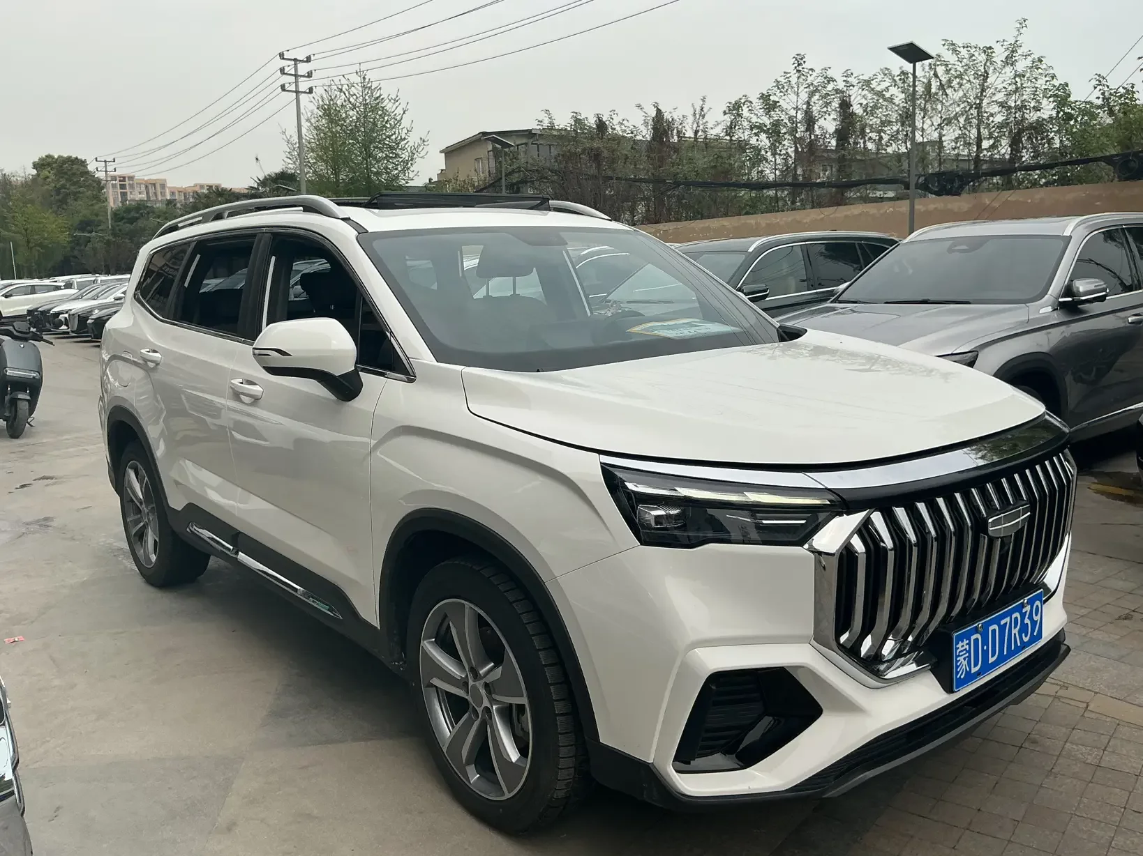 Geely Haoyue L