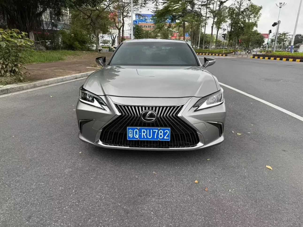 Lexus ES
