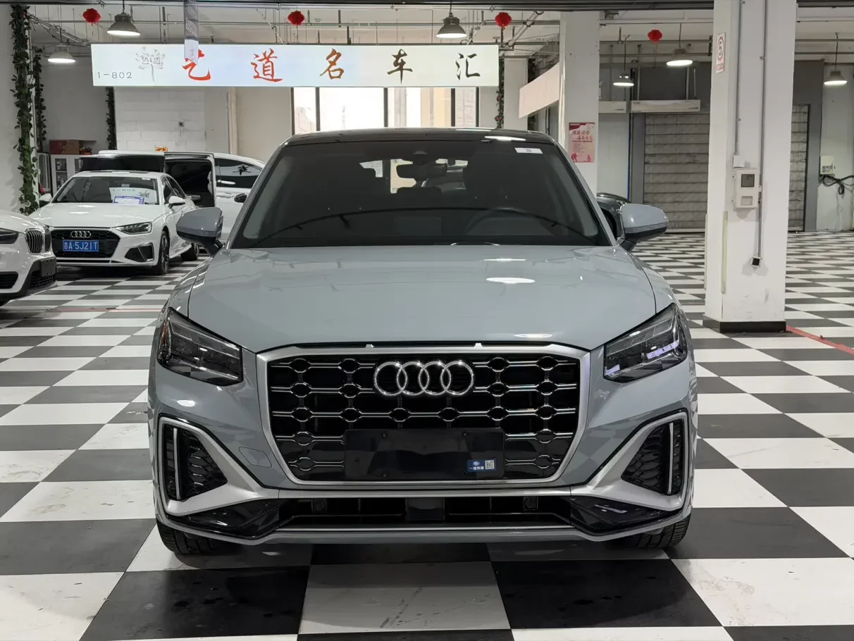Audi Q2L