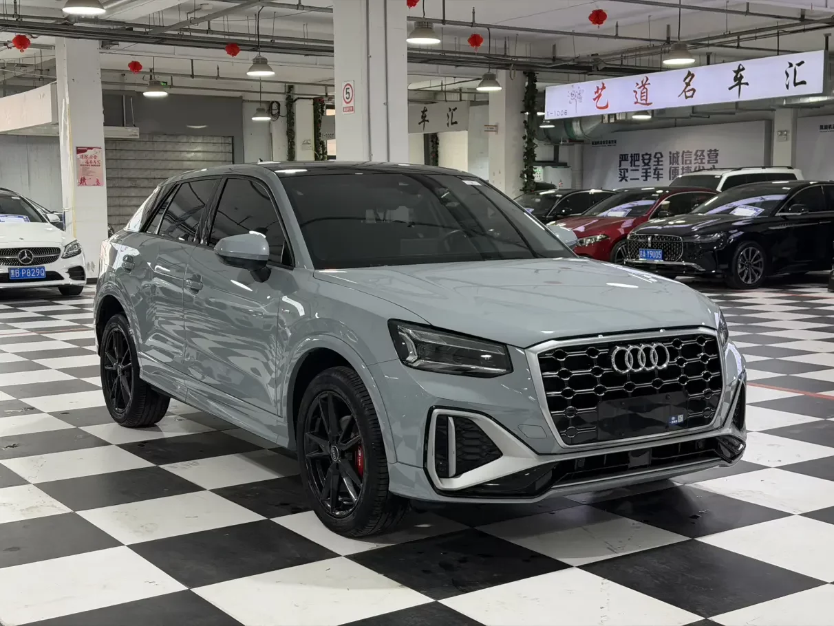 Audi Q2L