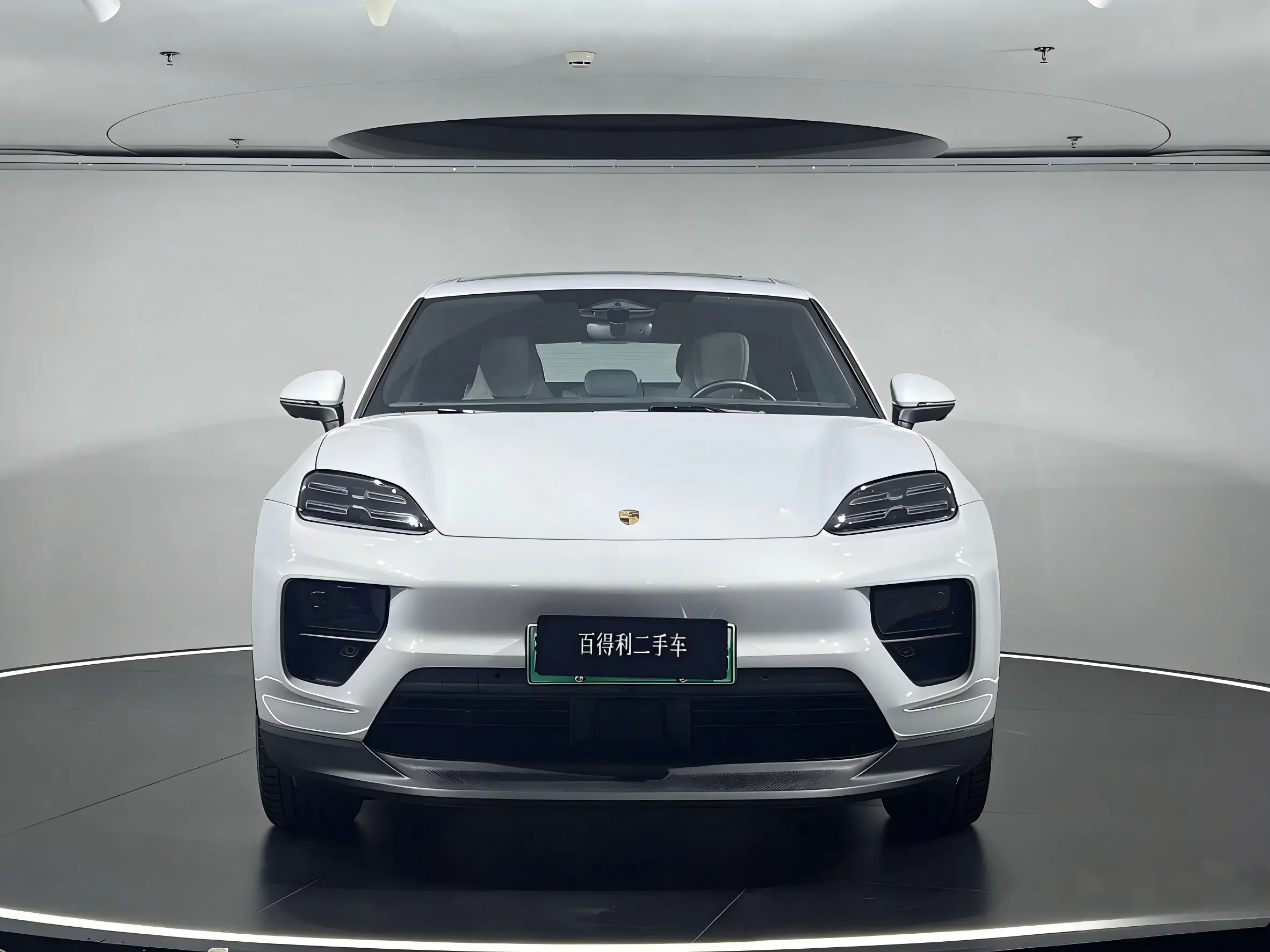 Porsche Macan EV