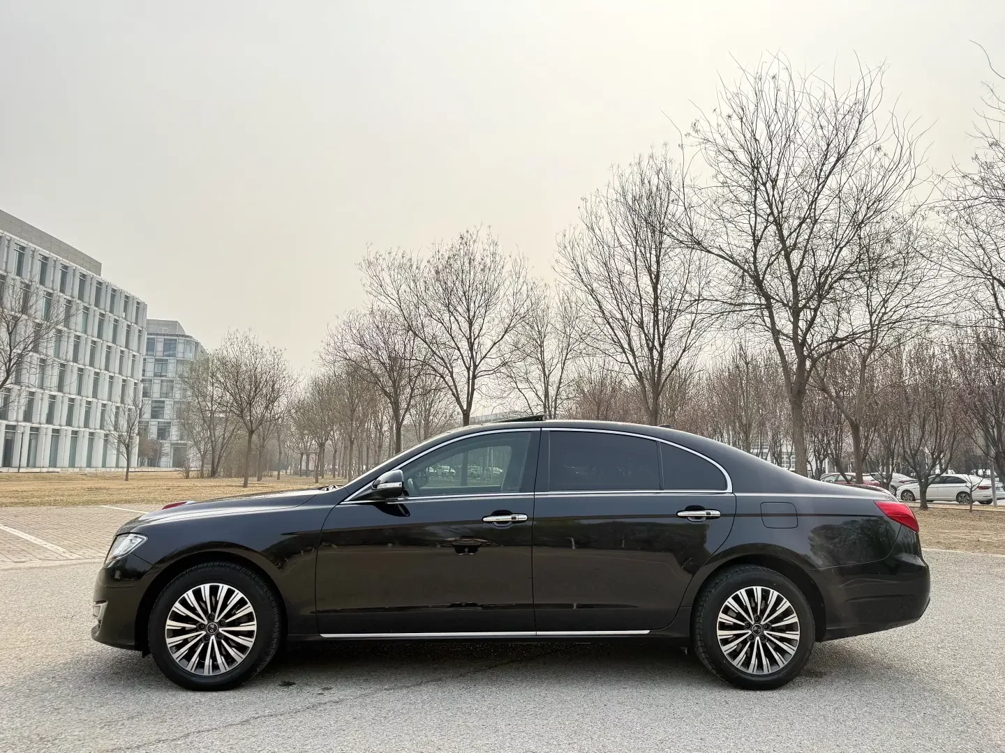 Hongqi H7