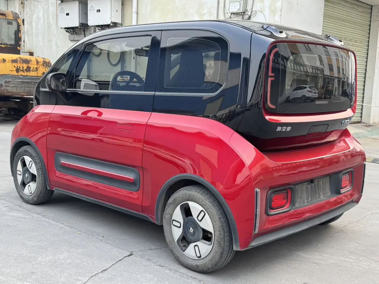 Baojun E300