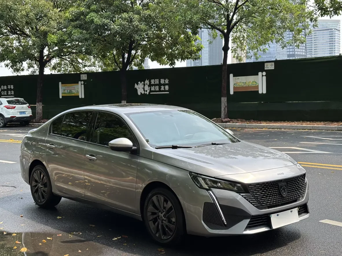 Peugeot 408