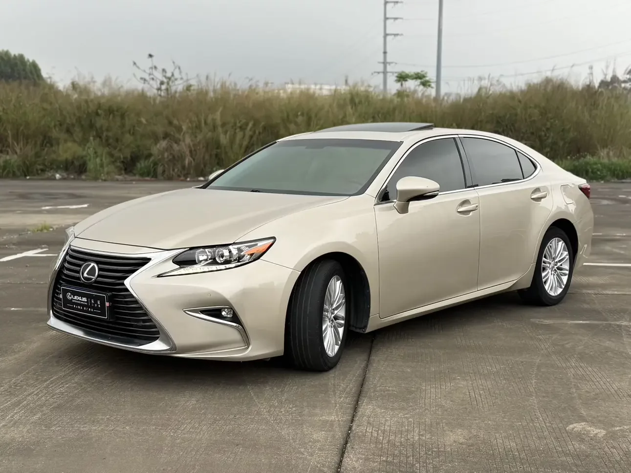 Lexus ES