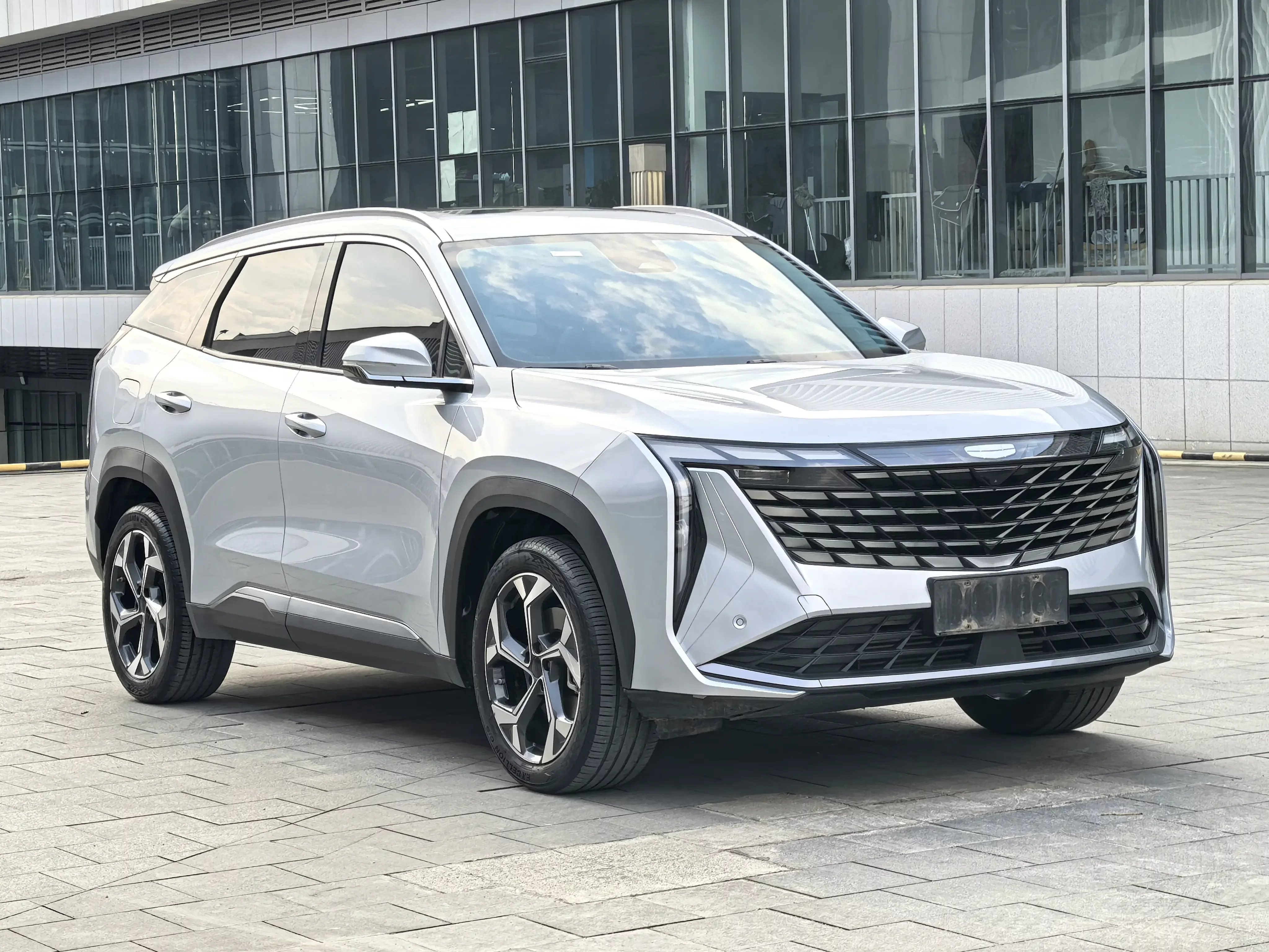 Geely Atlas L