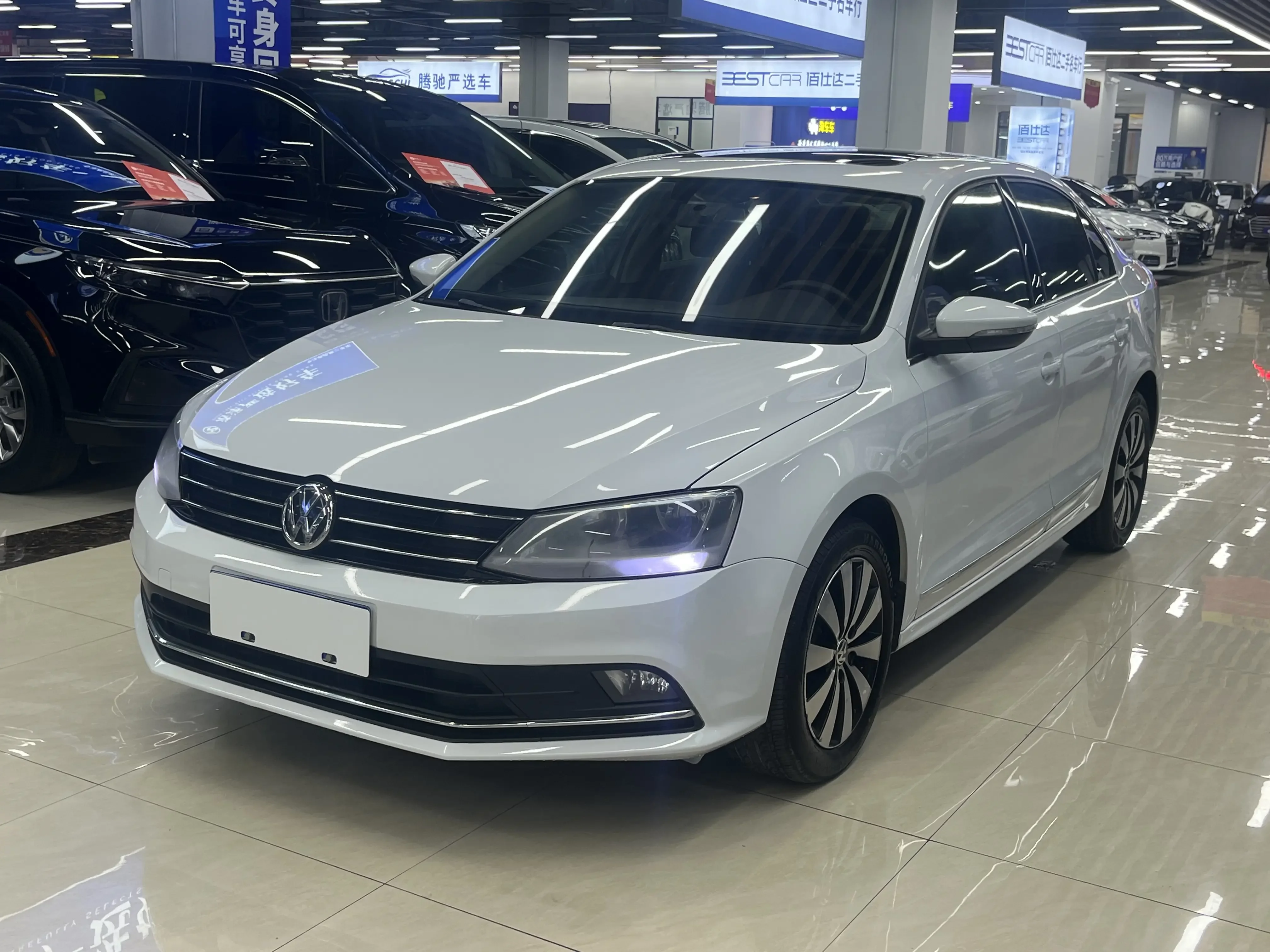Volkswagen Sagitar