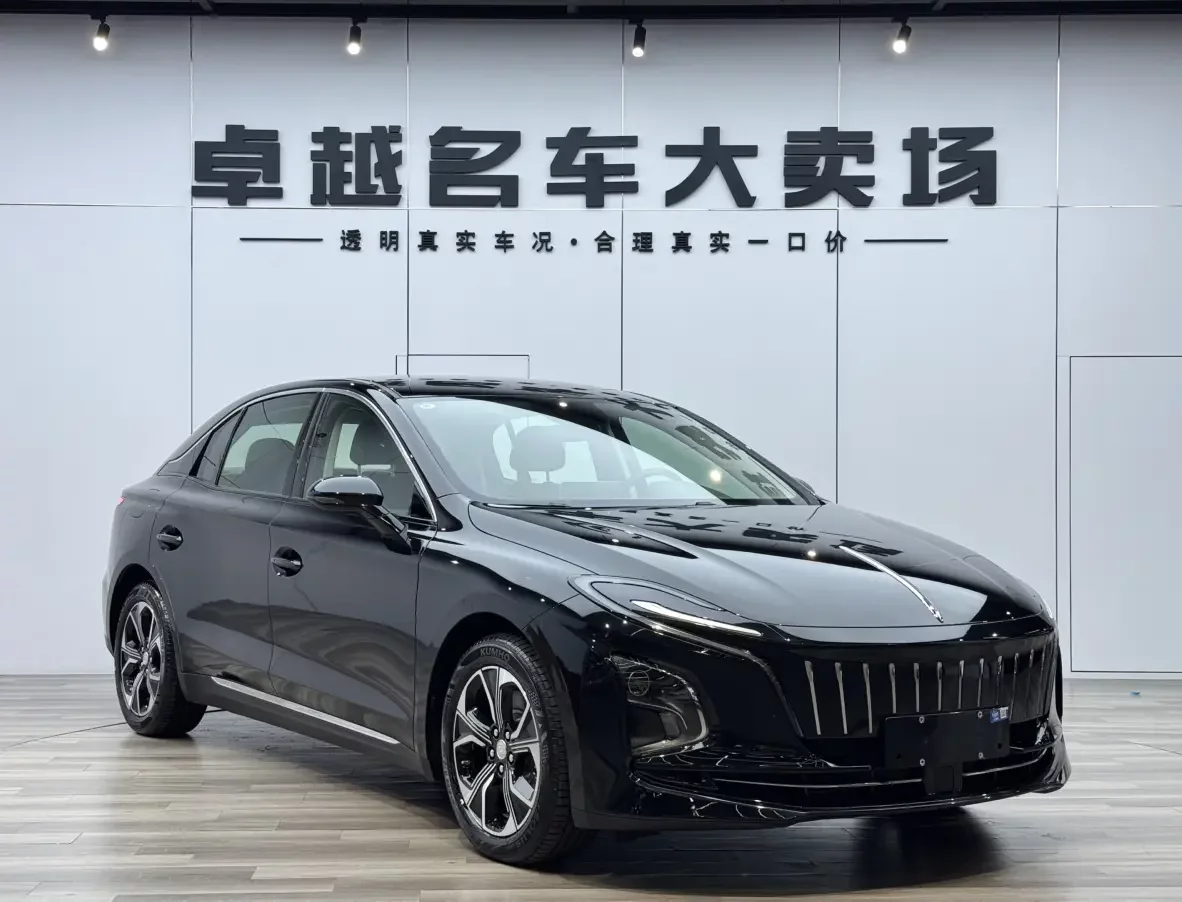 Hongqi E-QM5